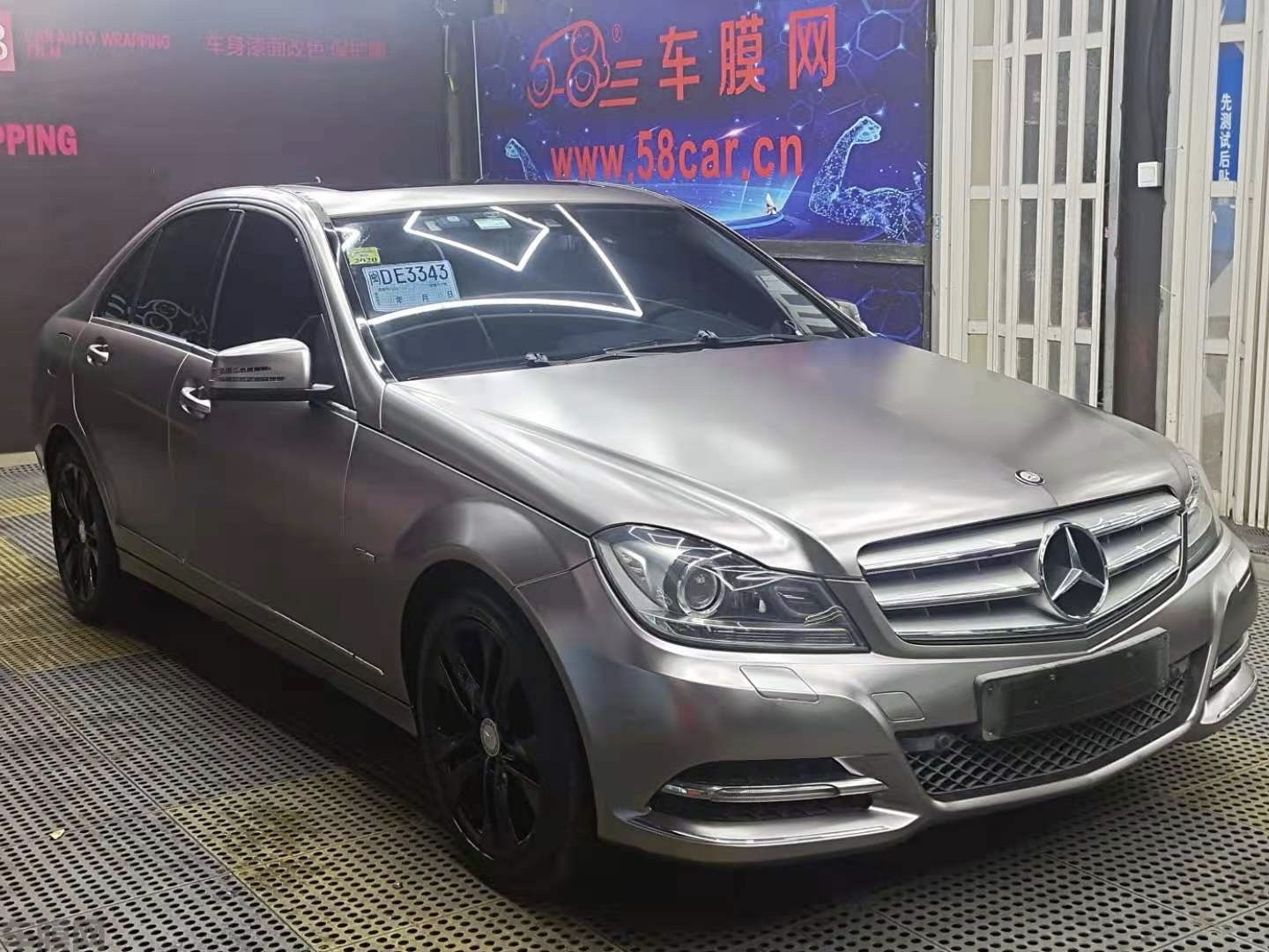 奔驰C200 电光棕灰改色膜效果图