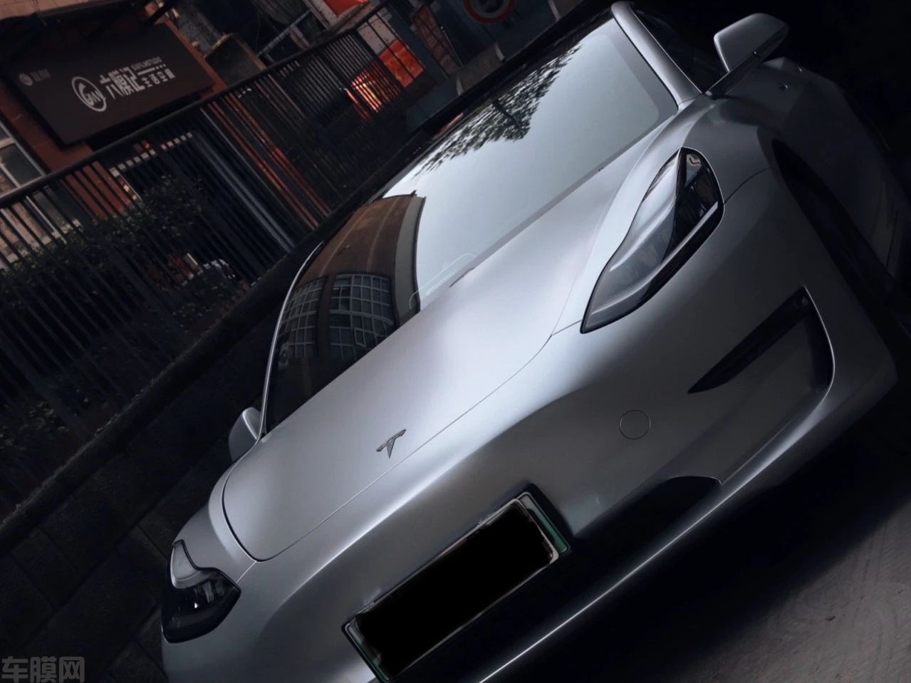 特斯拉model3 绸缎银改色膜 效果图