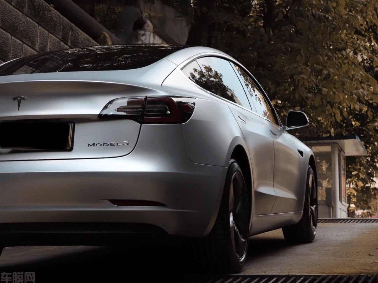 特斯拉model3 绸缎银改色膜 效果图