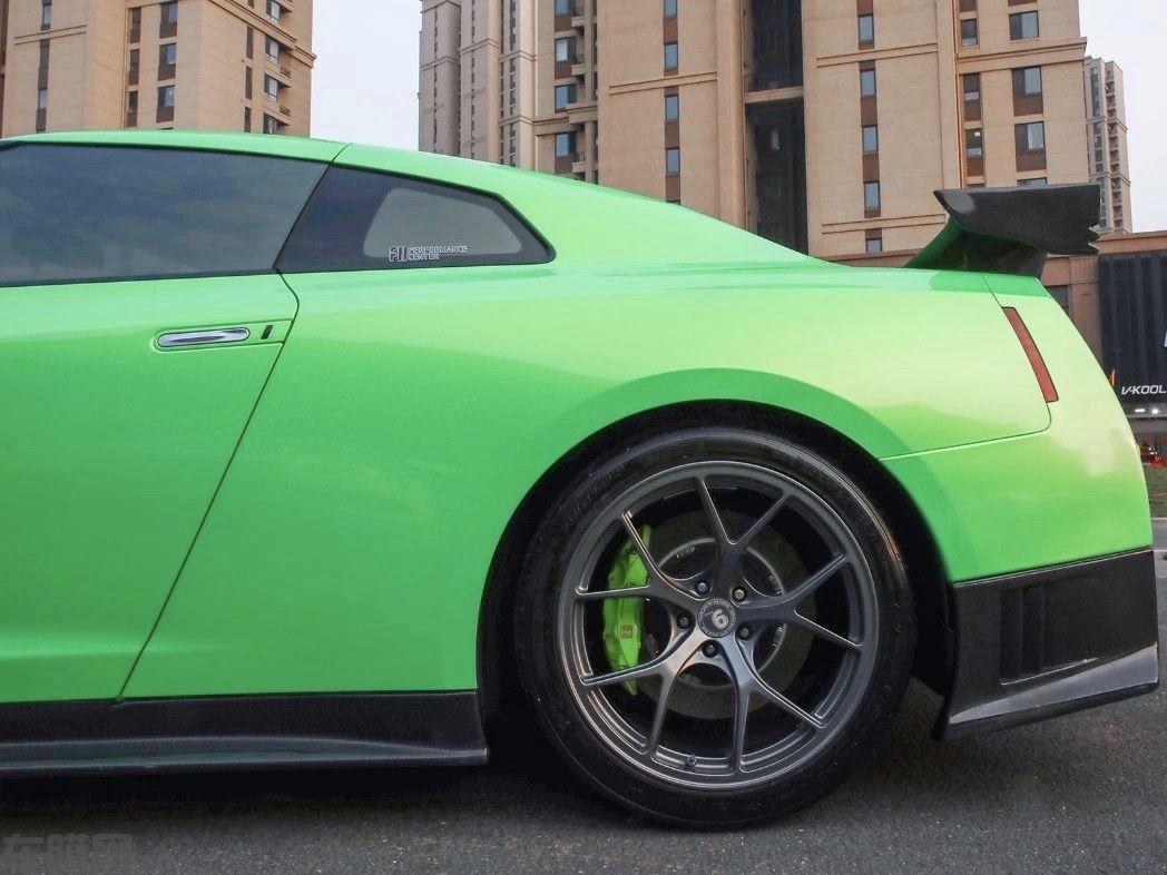 尼桑 GT-R 珊瑚金绿改色膜 效果图