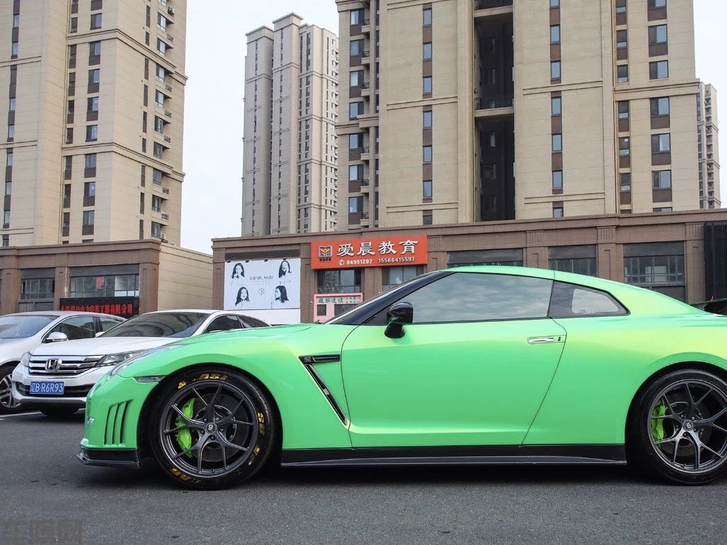 尼桑 GT-R 珊瑚金绿改色膜 效果图