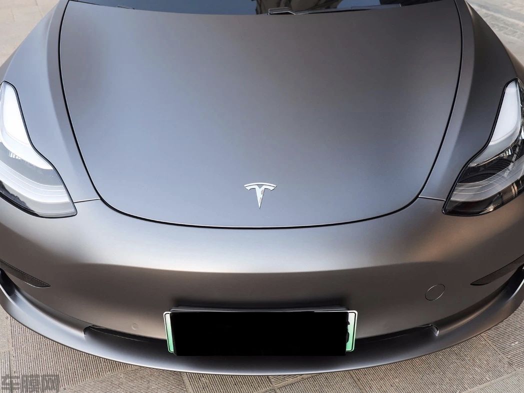 特斯拉 Model3  AMG山灰改色膜 效果图