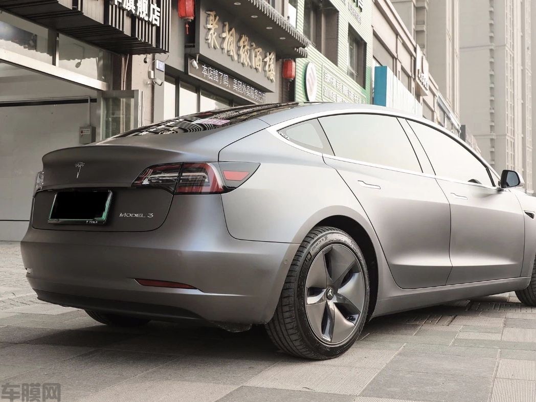 特斯拉 Model3  AMG山灰改色膜 效果图