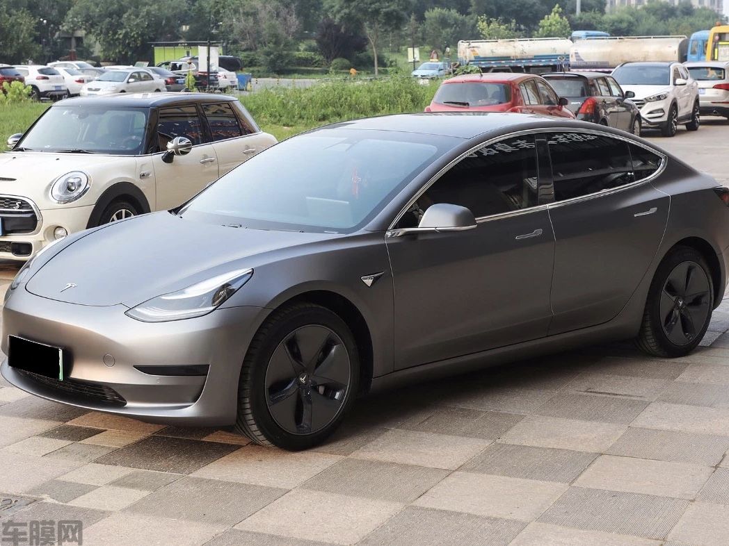 特斯拉 Model3  AMG山灰改色膜 效果图