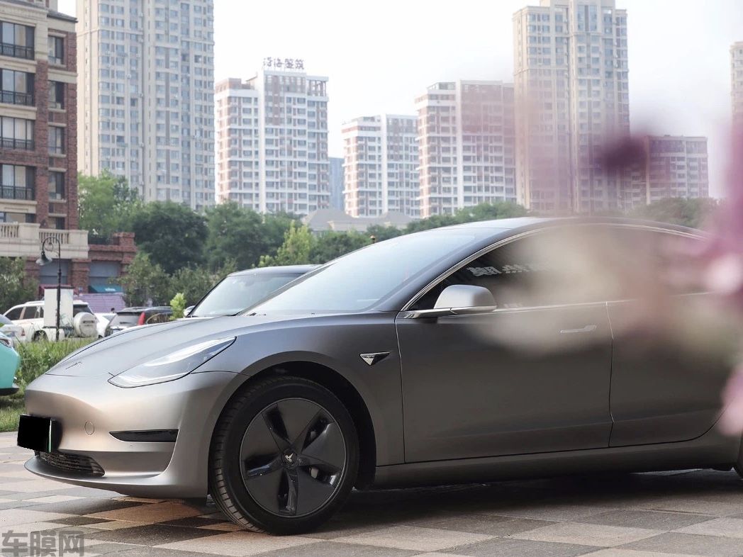 特斯拉 Model3  AMG山灰改色膜 效果图