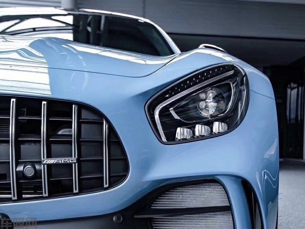 AMG GTR 亮浅天空蓝改色膜 效果图