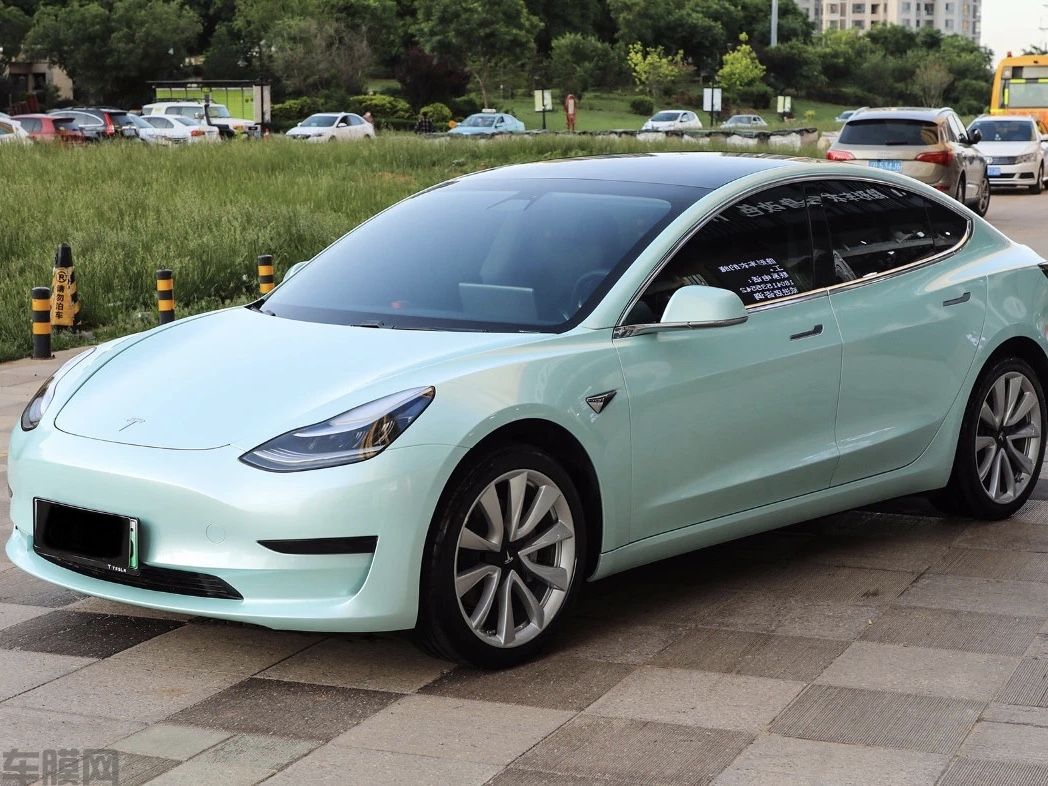 特斯拉 Model3 马卡龙月光玉改色膜 效果图