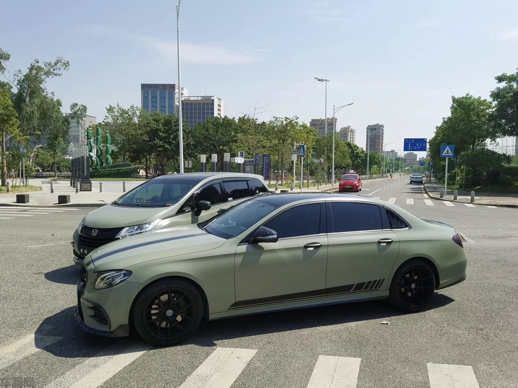 奔驰C级 陶瓷卡其绿改色膜 效果图