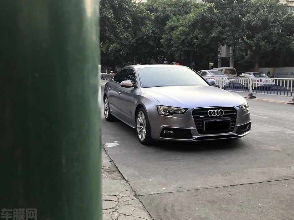 奥迪A5 电光碳灰改色膜 效果图