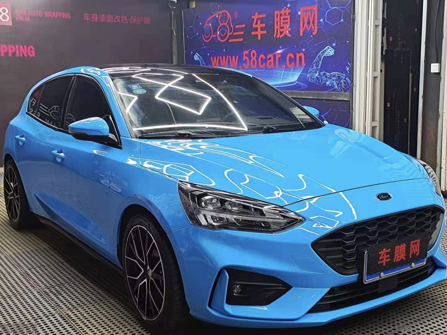 福特福克斯 水晶高亮天蓝改色膜 效果图