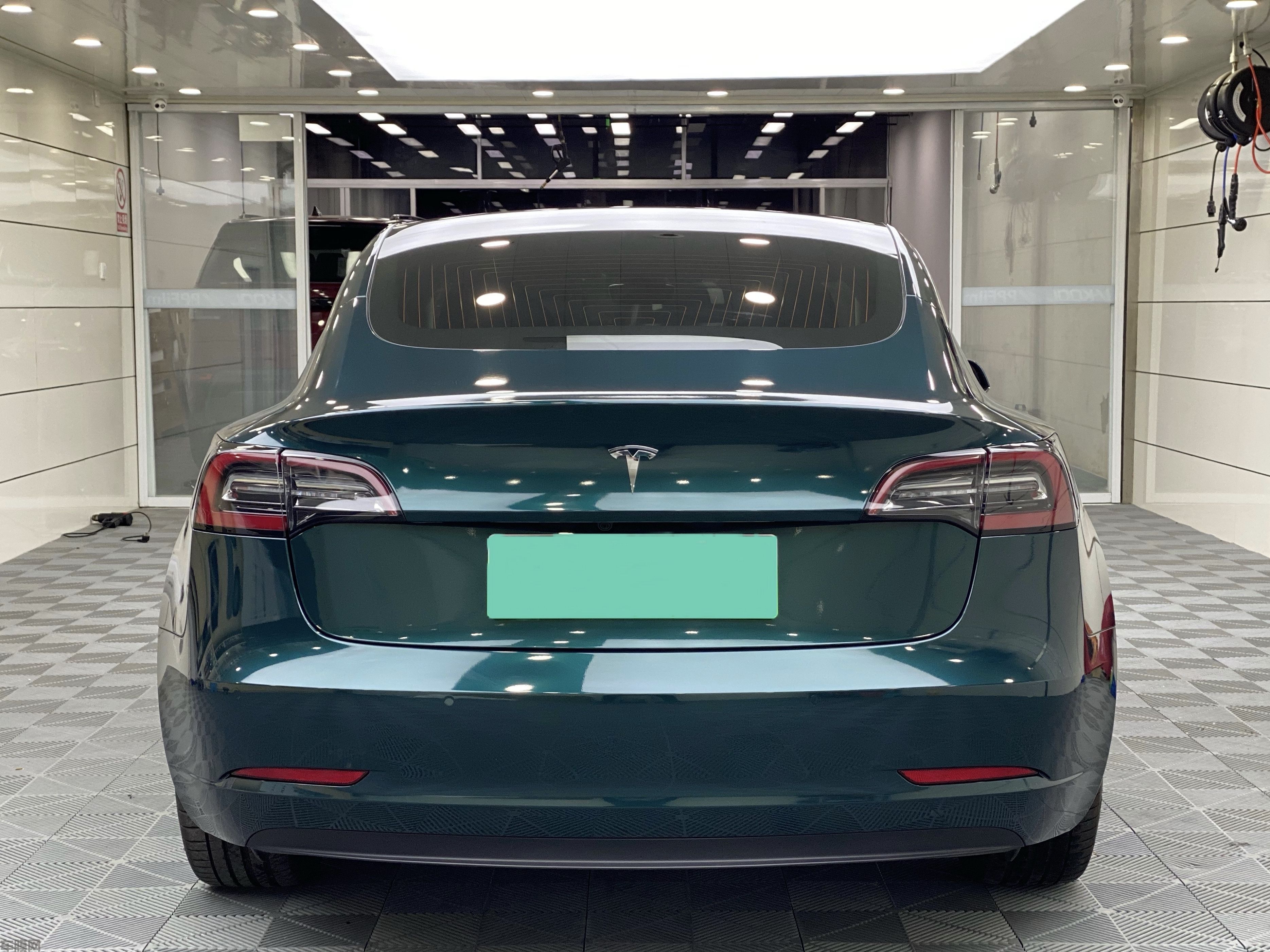 特斯拉Model 3 暗夜英国绿改色膜 效果图
