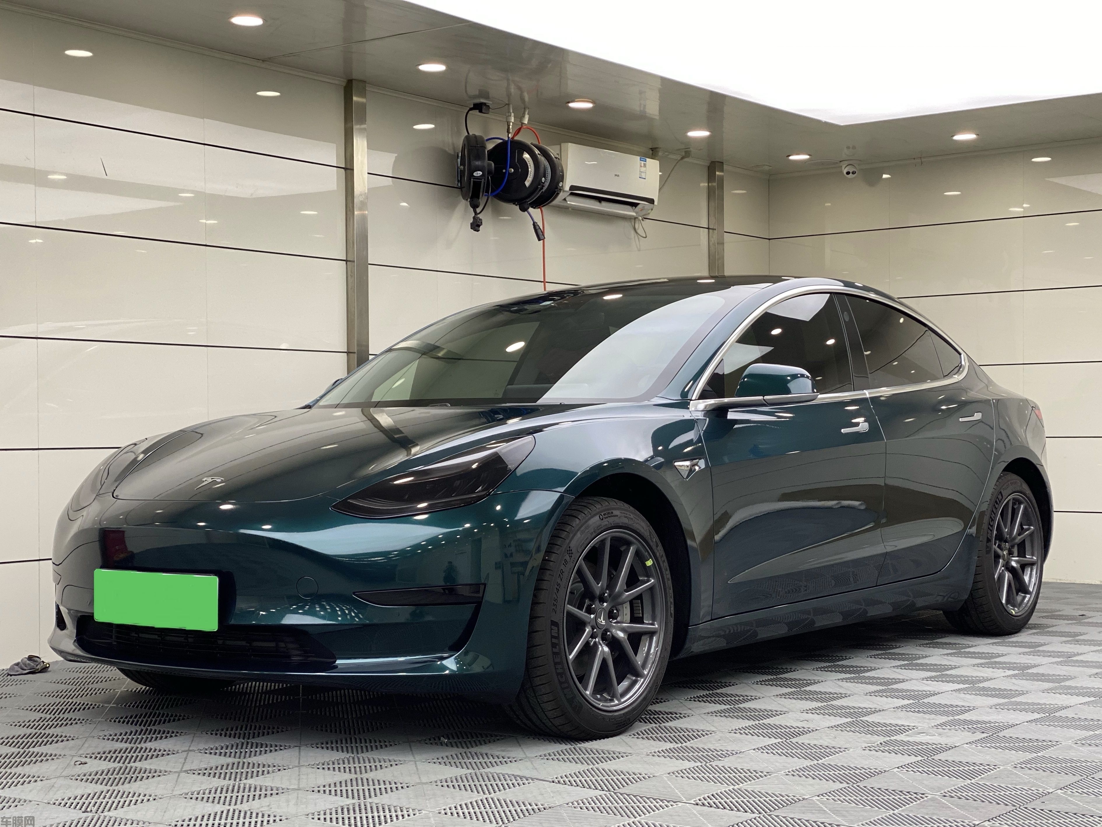 特斯拉Model 3 暗夜英国绿改色膜 效果图