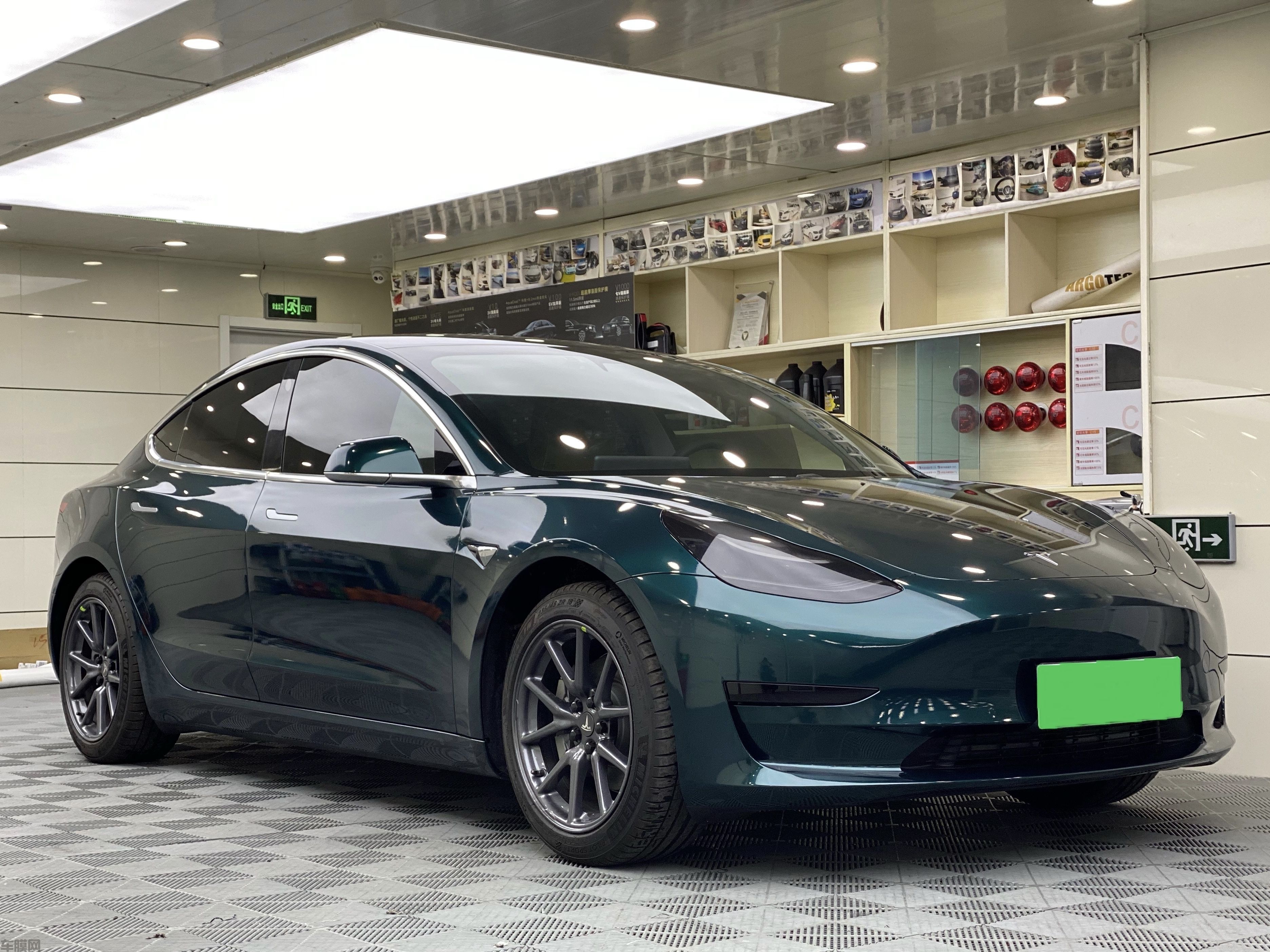 特斯拉Model 3 暗夜英国绿改色膜 效果图