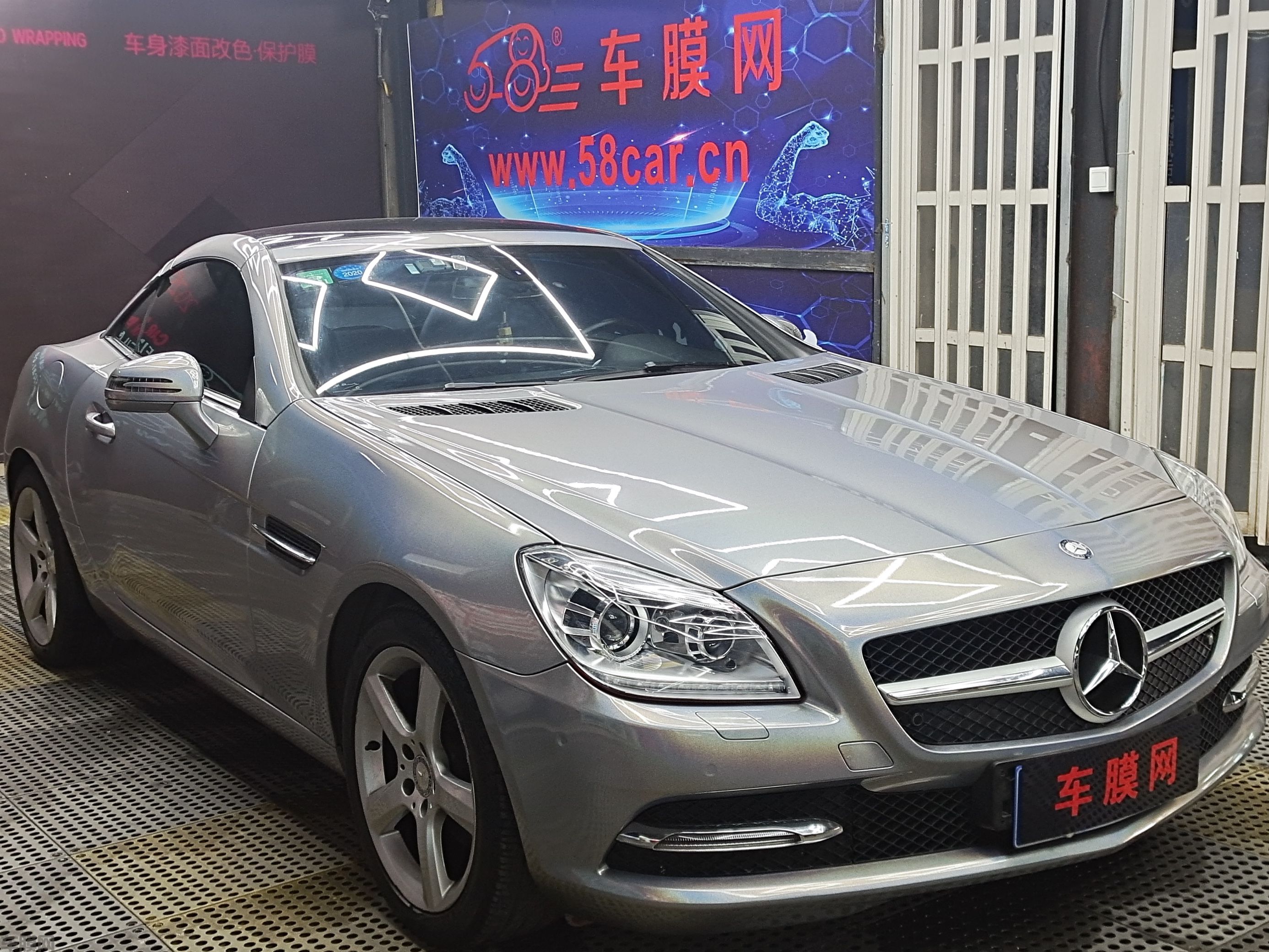 奔驰SLK200 七彩镭射银改色膜 效果图
