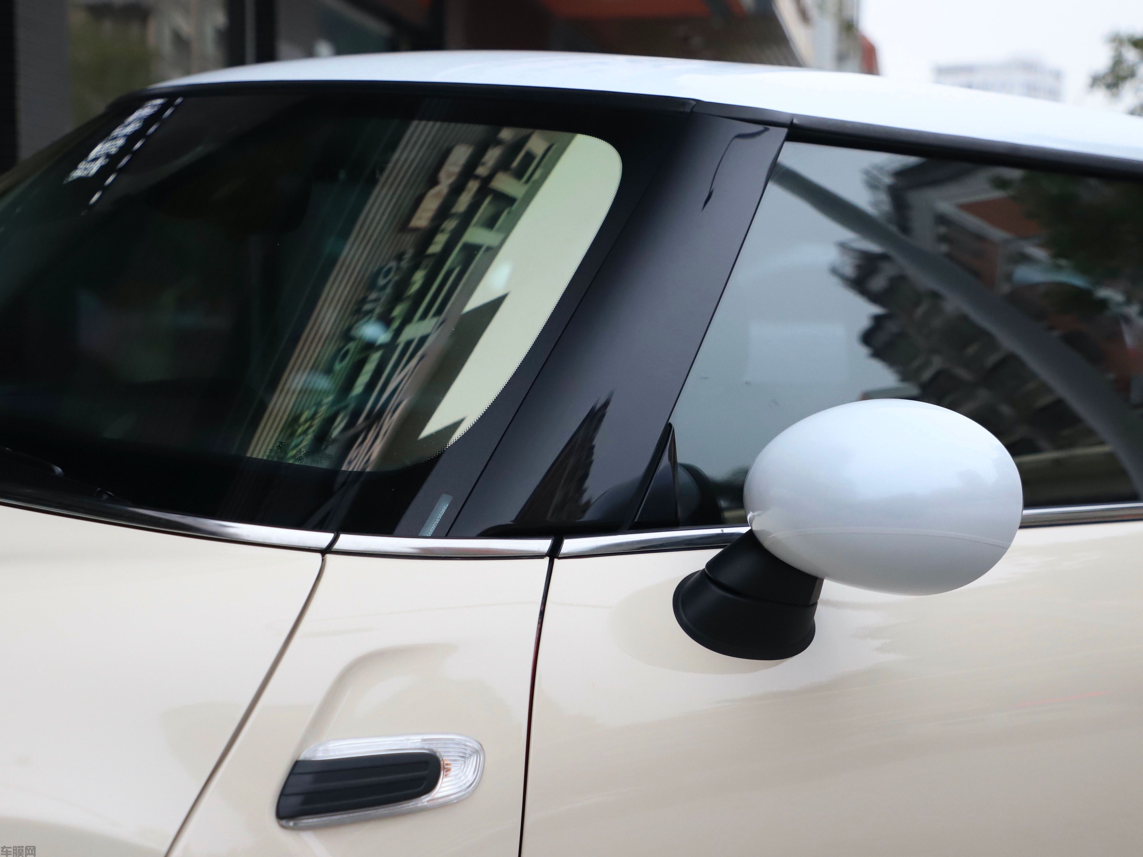 MINI 亮光撒哈拉黄改色膜 效果图