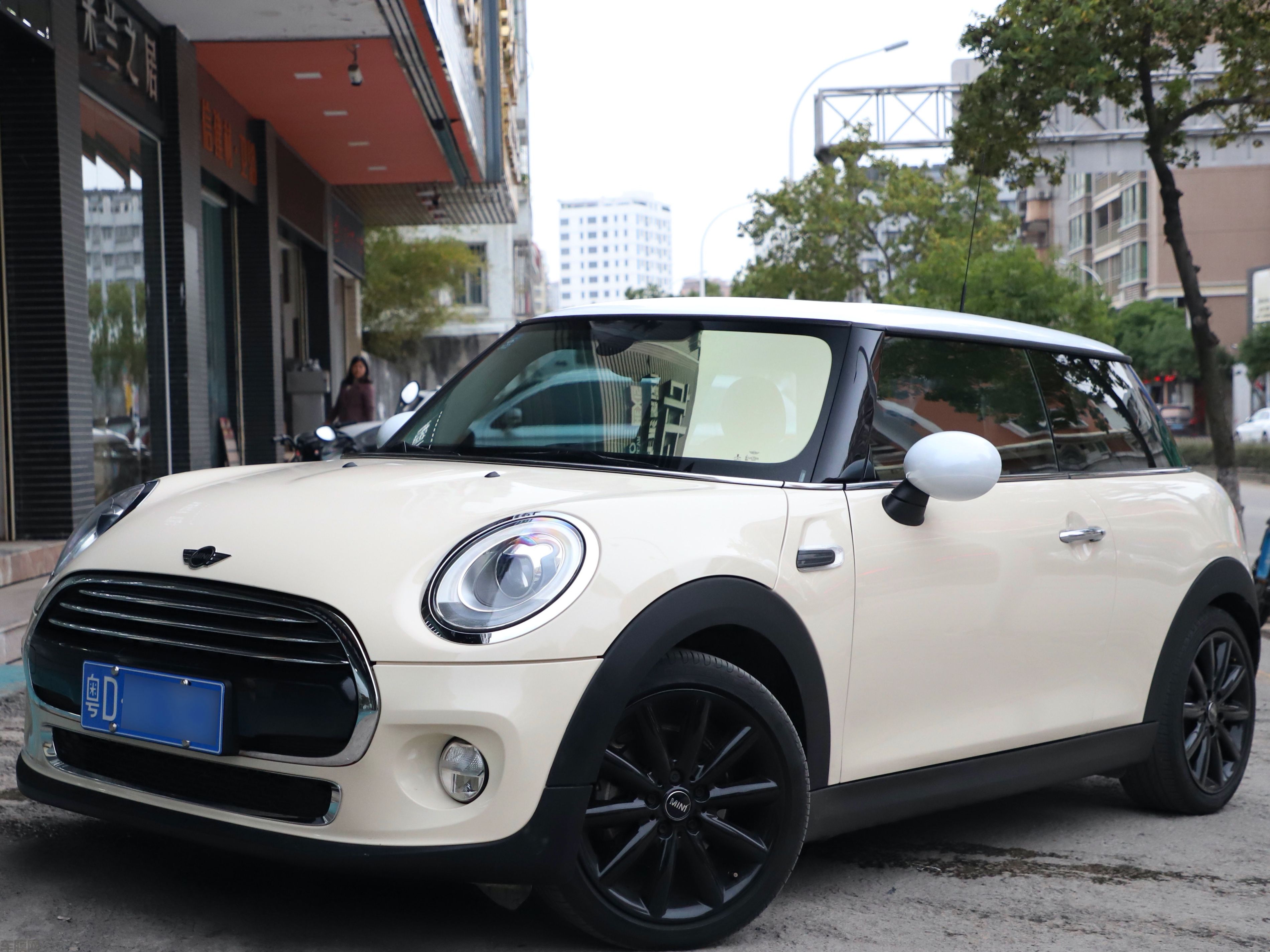 MINI 亮光撒哈拉黄改色膜 效果图
