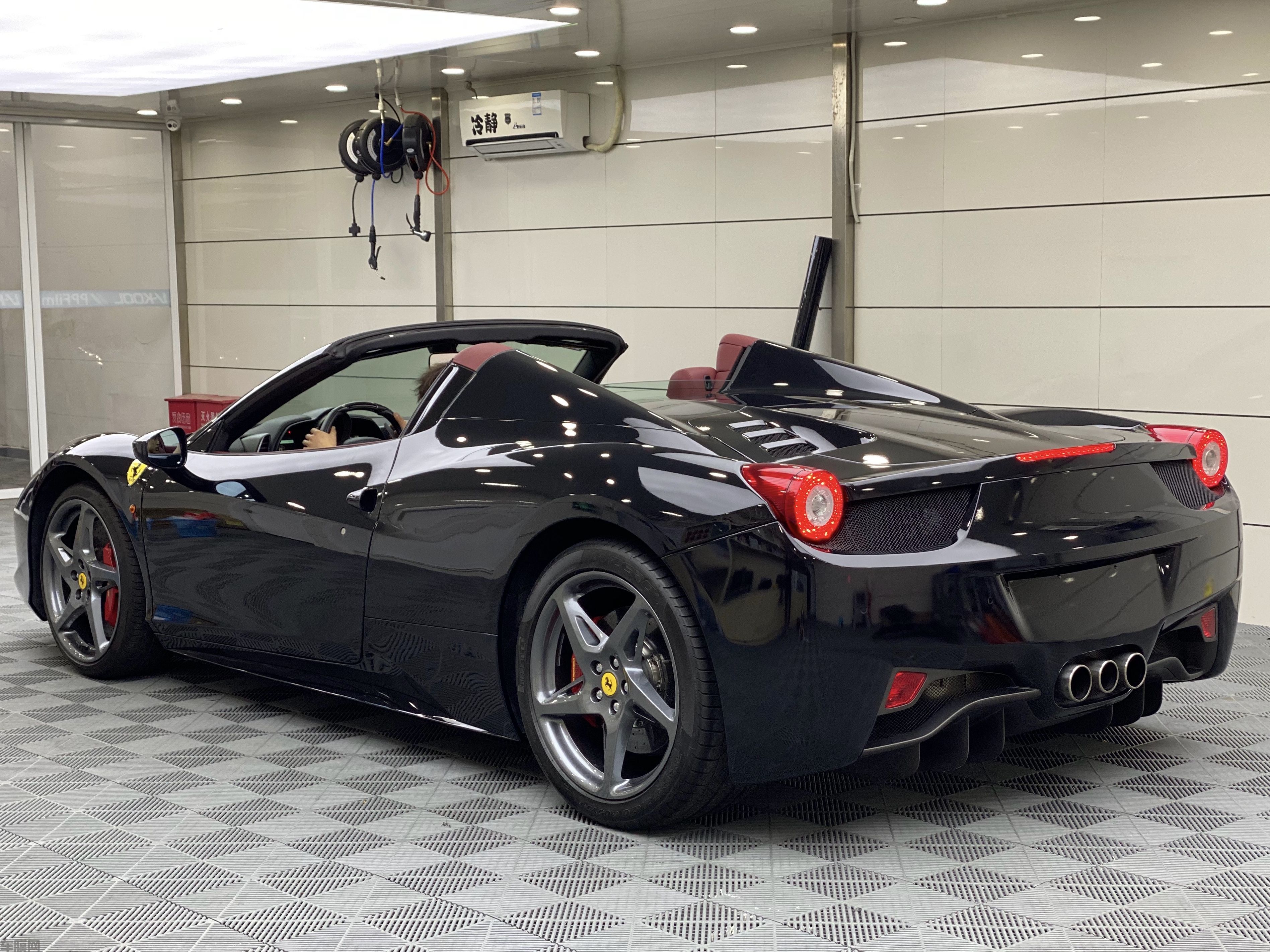 法拉利458 Spider 亮黑改色膜 效果图