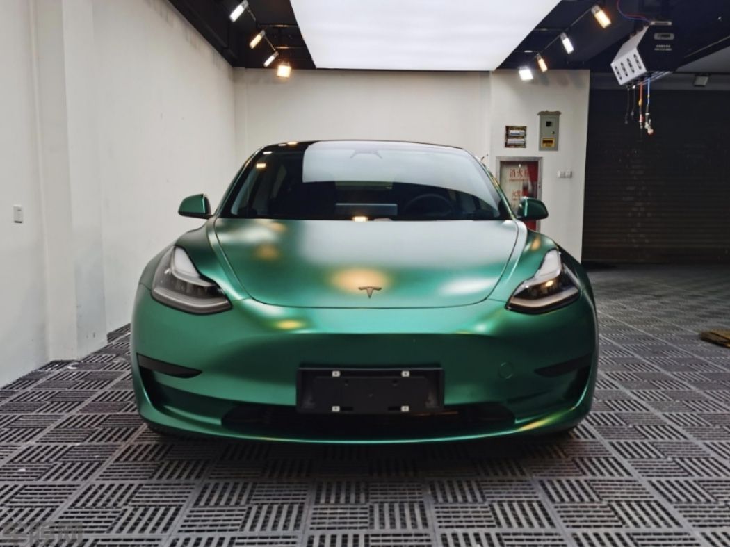 特斯拉 MODEL3 电光祖母绿改色膜 效果图