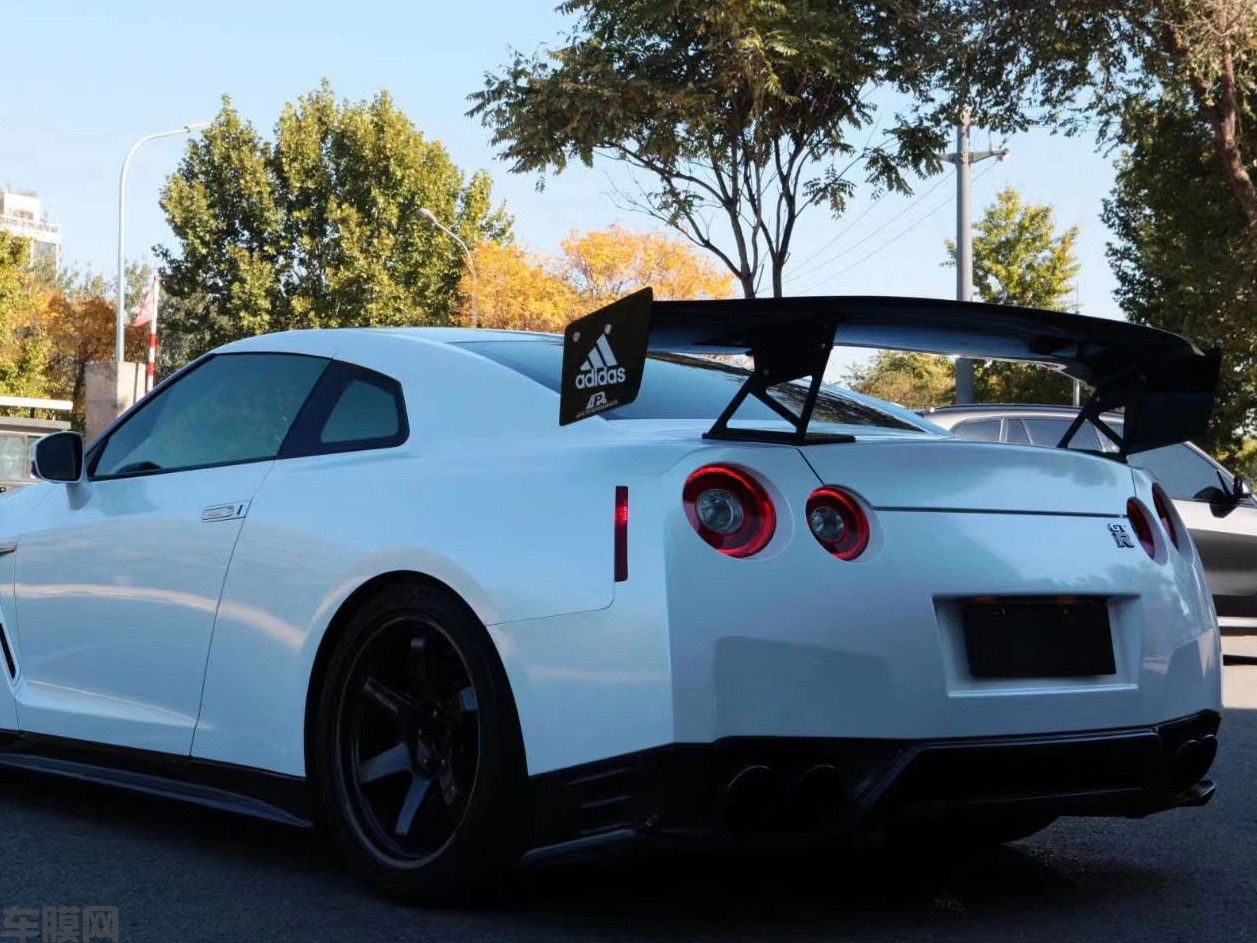 日产GTR 陶瓷白改色膜 效果图