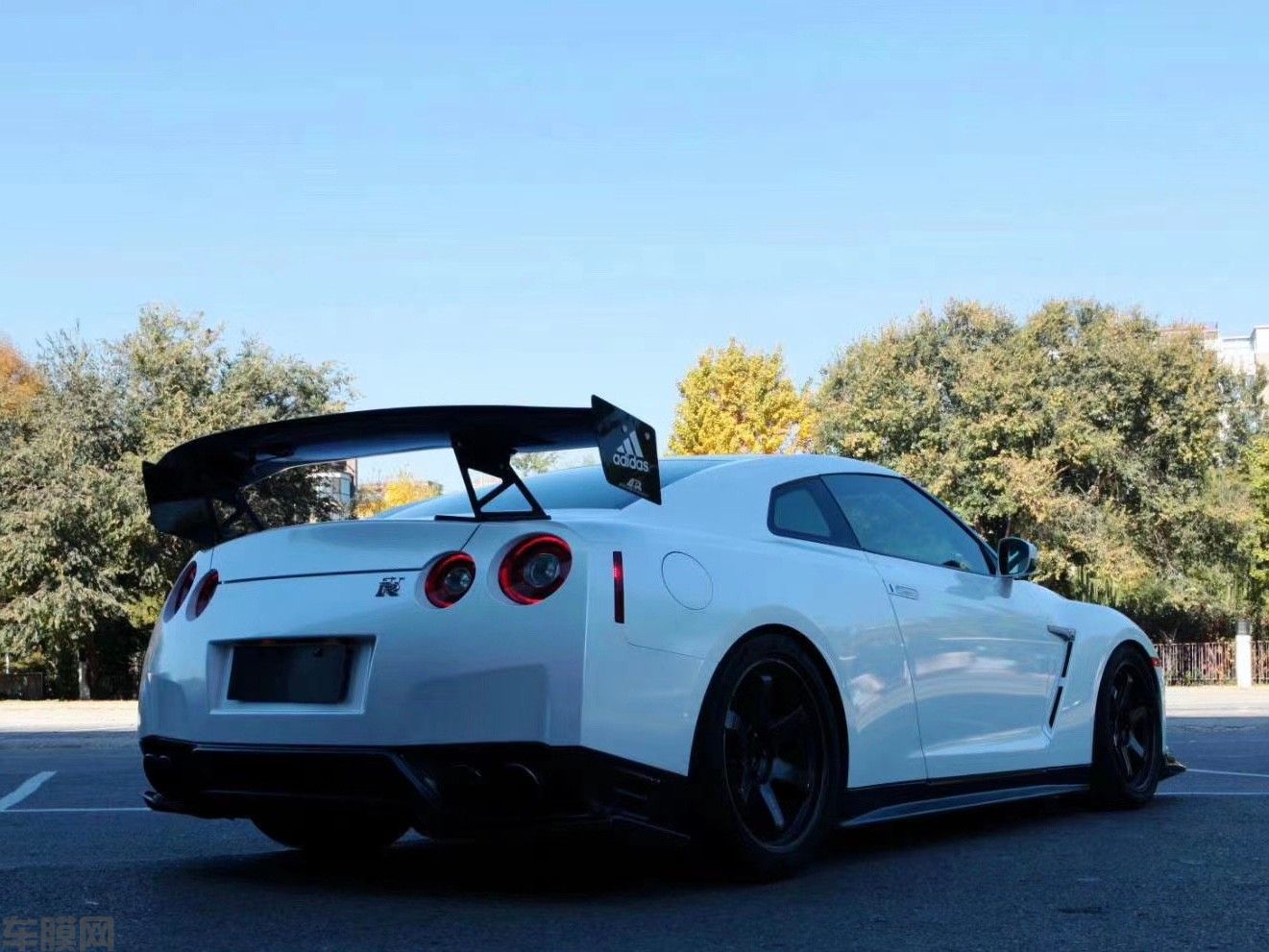 日产GTR 陶瓷白改色膜 效果图