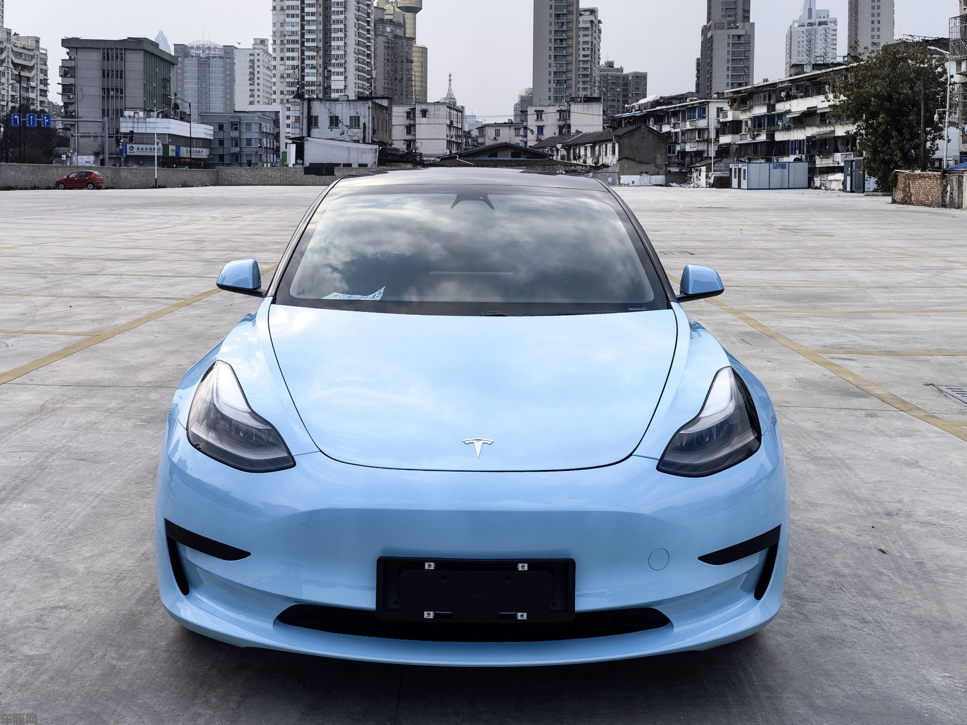 特斯拉model3 超亮海风蓝改色膜 效果图