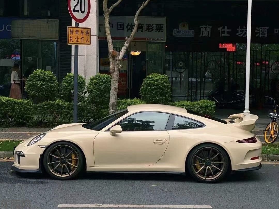 保时捷911 GT3 卡其米兰改色膜 效果图