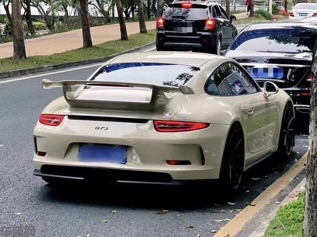 保时捷911 GT3 卡其米兰改色膜 效果图