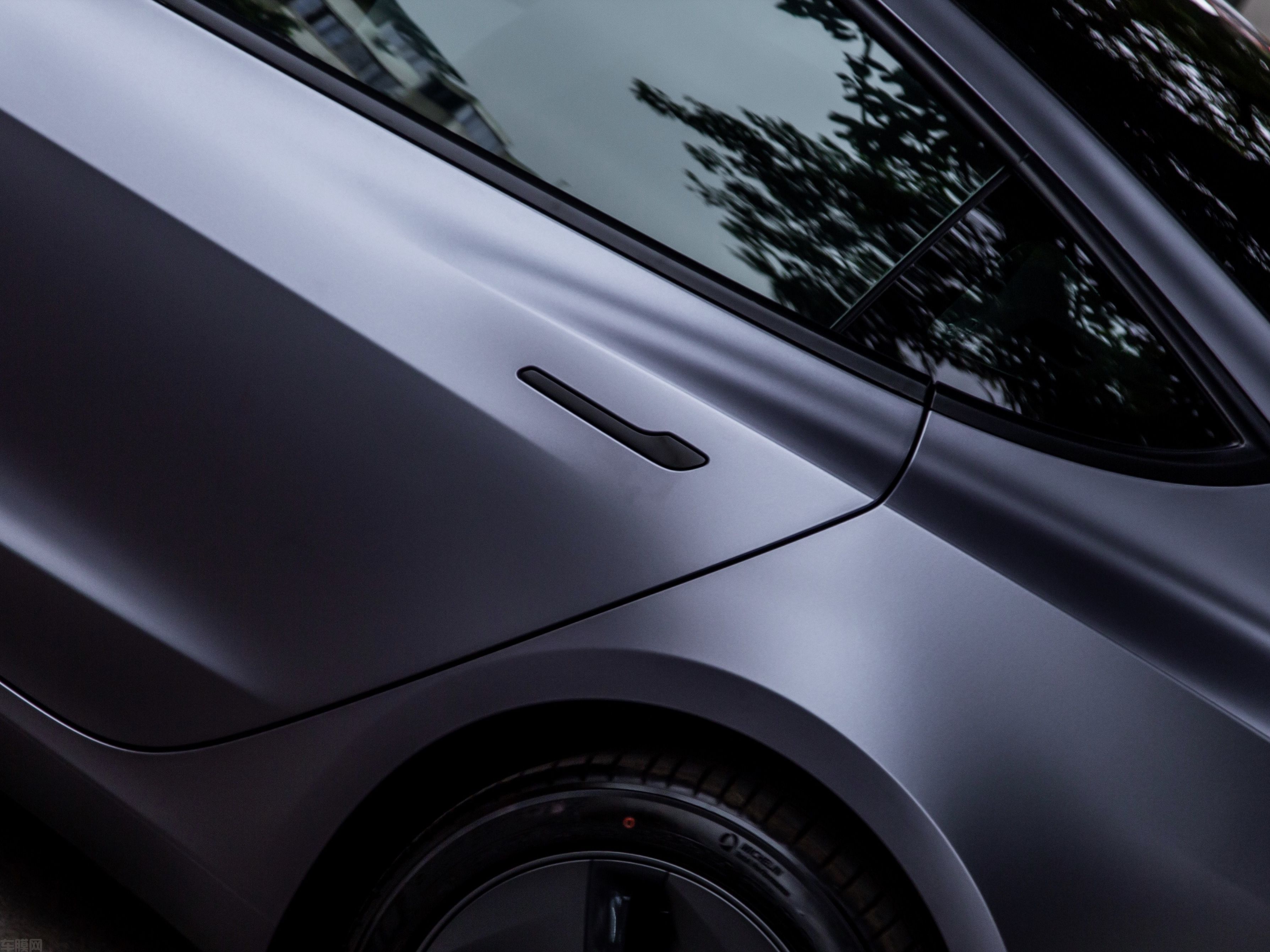 特斯拉Model3 电光碳灰改色膜 效果图