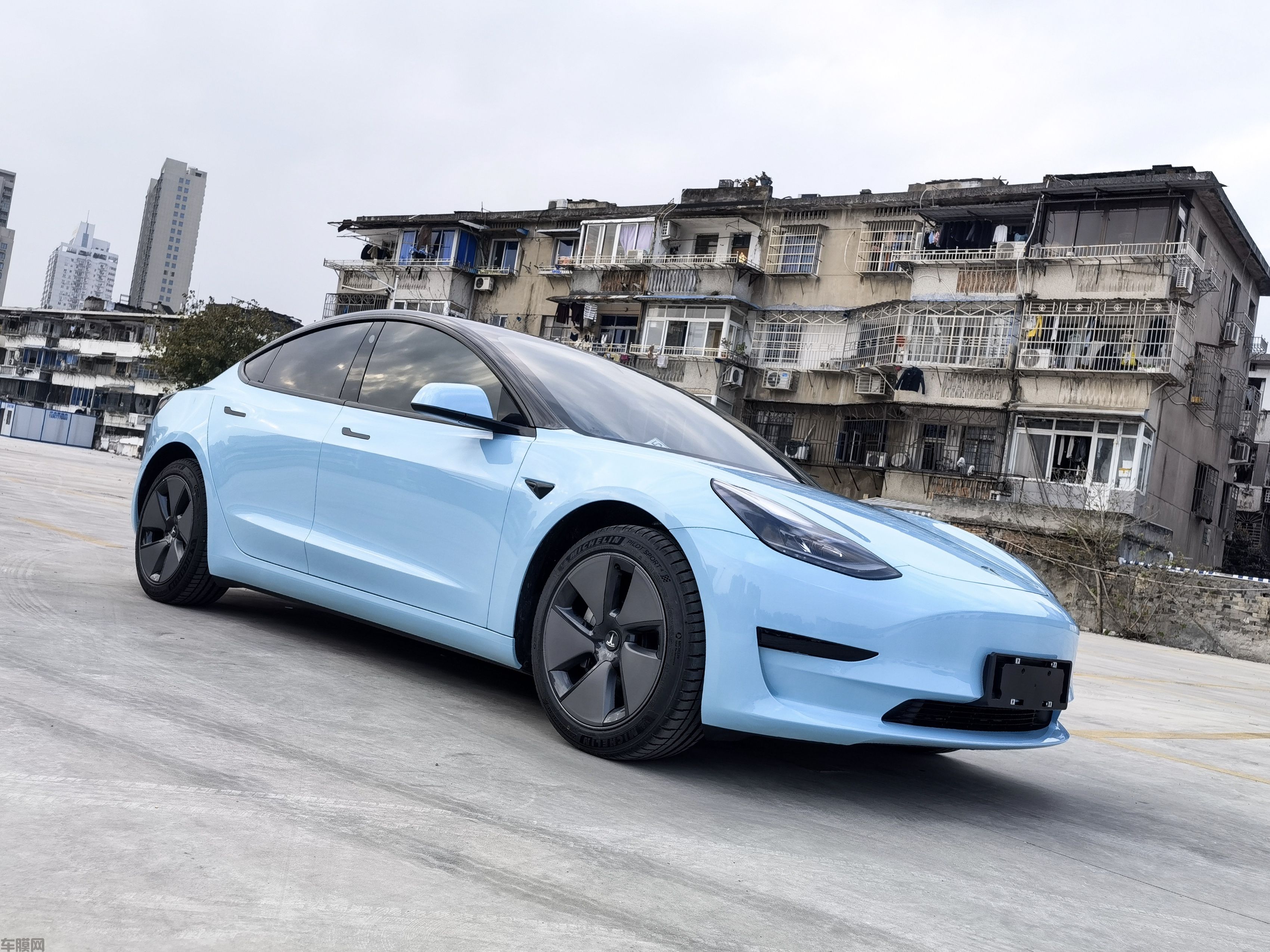 特斯拉Model3 超亮海风蓝改色膜 效果图