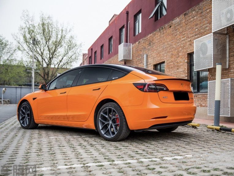 特斯拉Model3 高亮橙改色膜 效果图