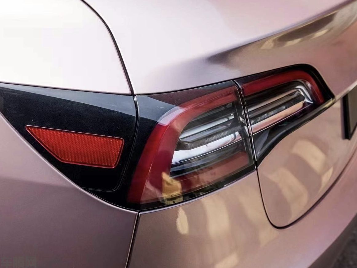 特斯拉Model3 冰莓粉改色膜 效果图