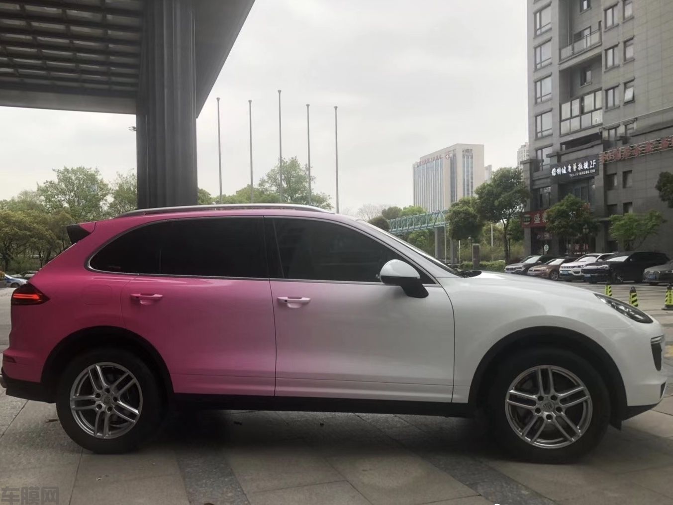 保时捷 白粉渐变改色膜 效果图
