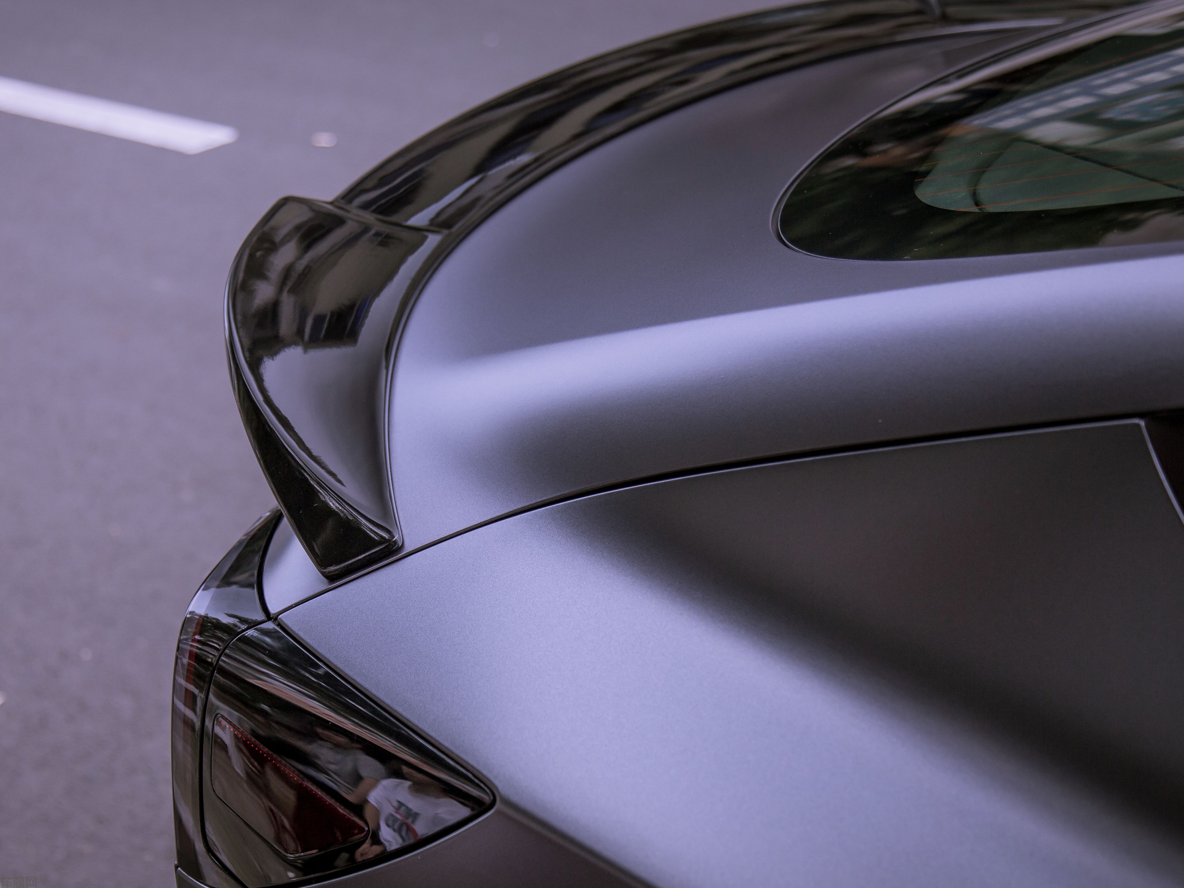 特斯拉Model3 深邃灰改色膜 效果图