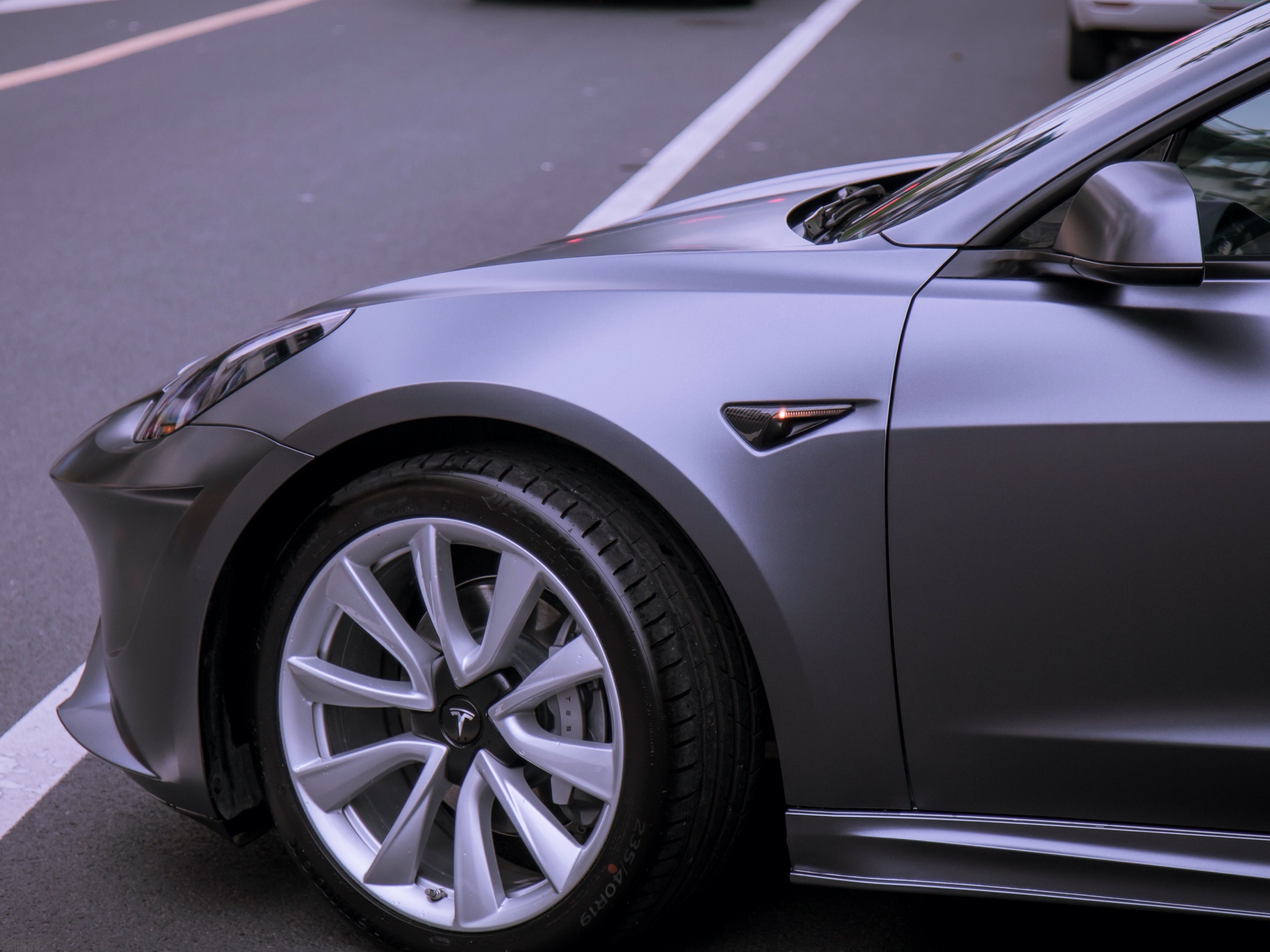 特斯拉Model3 深邃灰改色膜 效果图