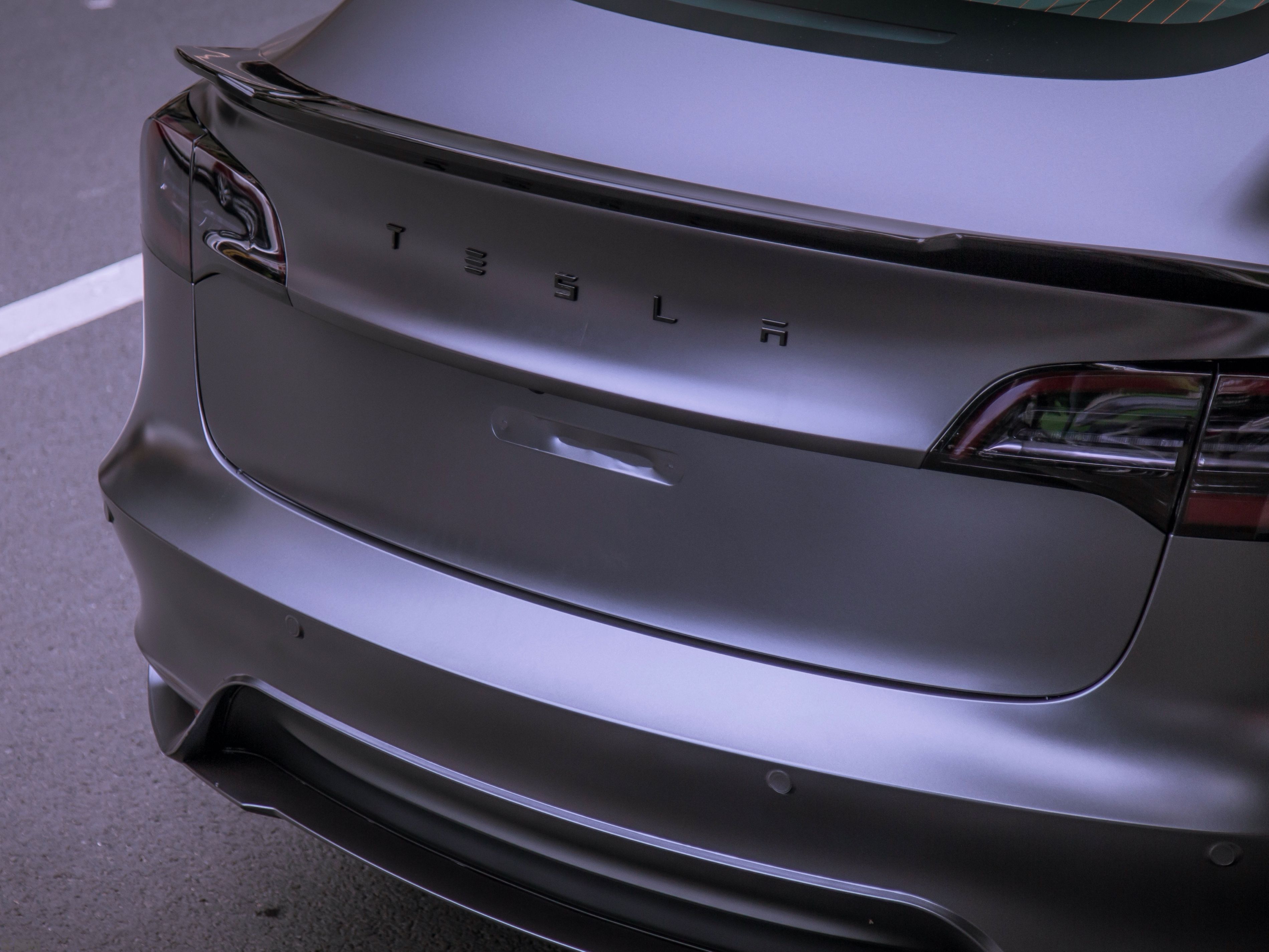 特斯拉Model3 深邃灰改色膜 效果图