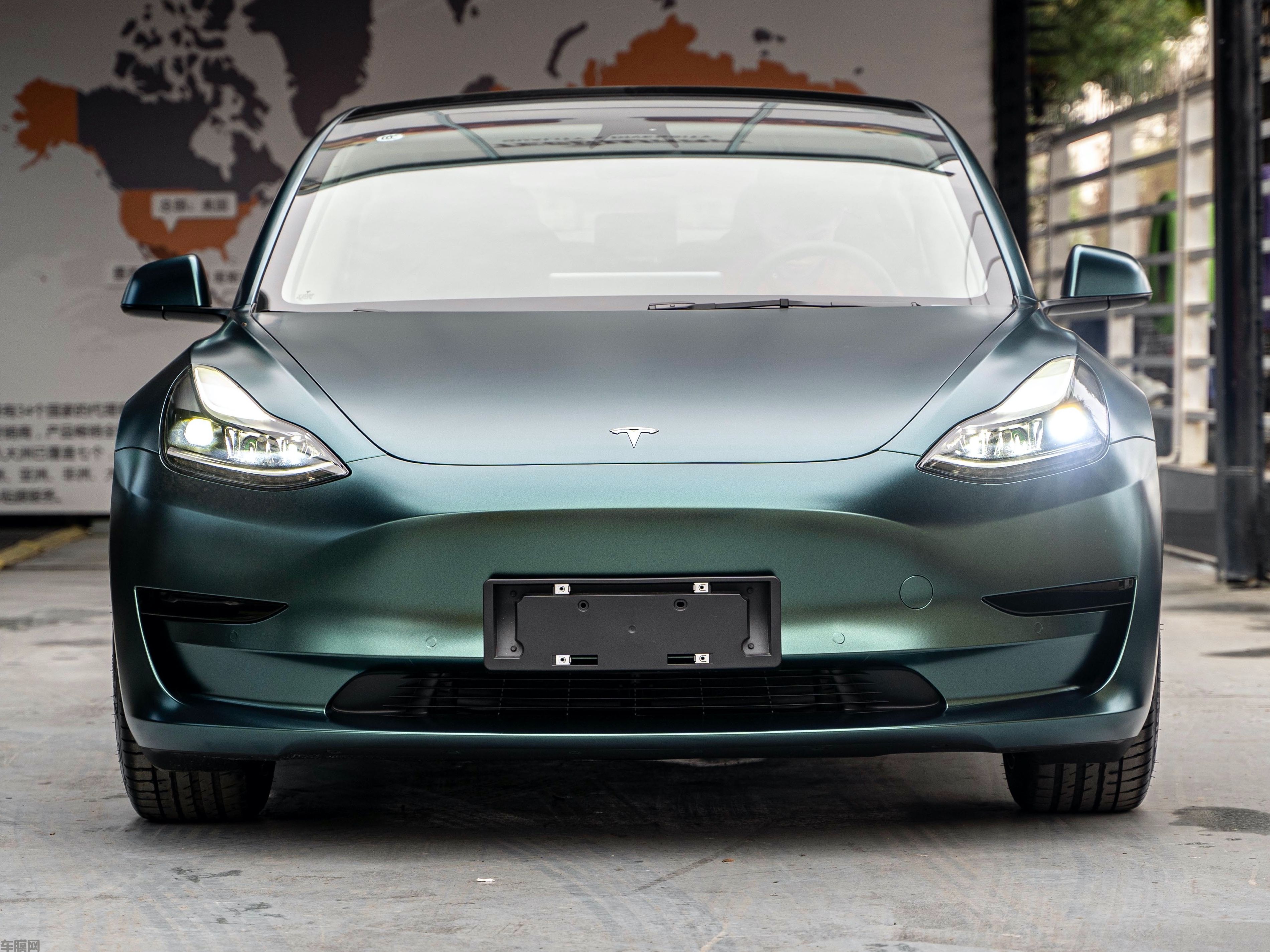 特斯拉Model3 电光祖母绿改色膜 效果图