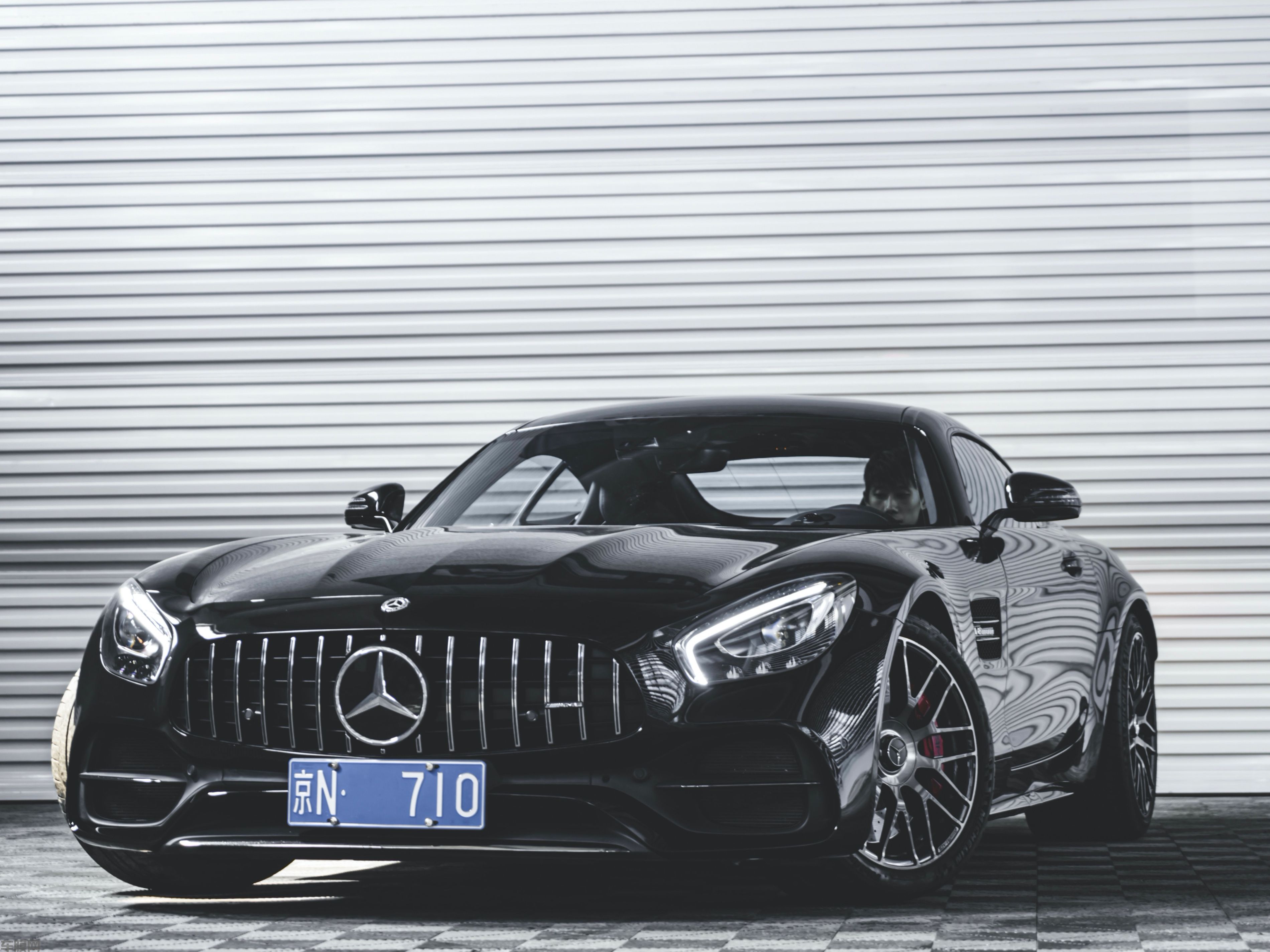 奔驰AMG GTC 亮黑改色膜 效果图