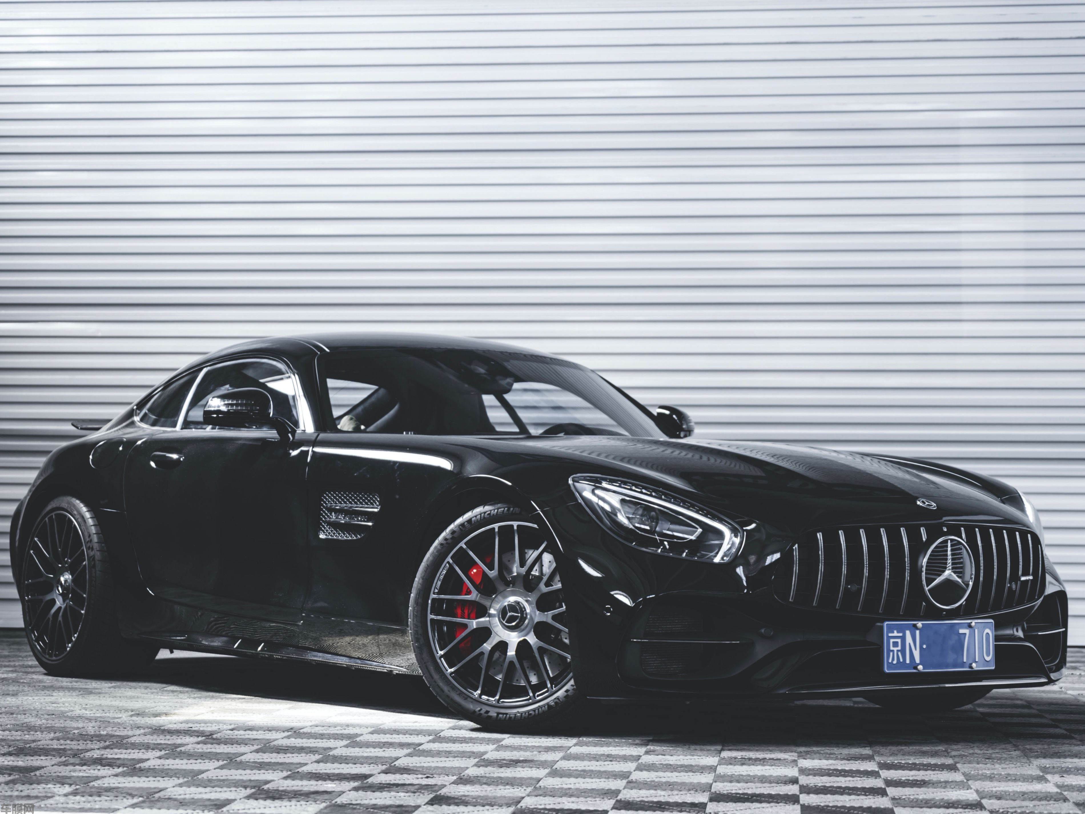 奔驰AMG GTC 亮黑改色膜 效果图