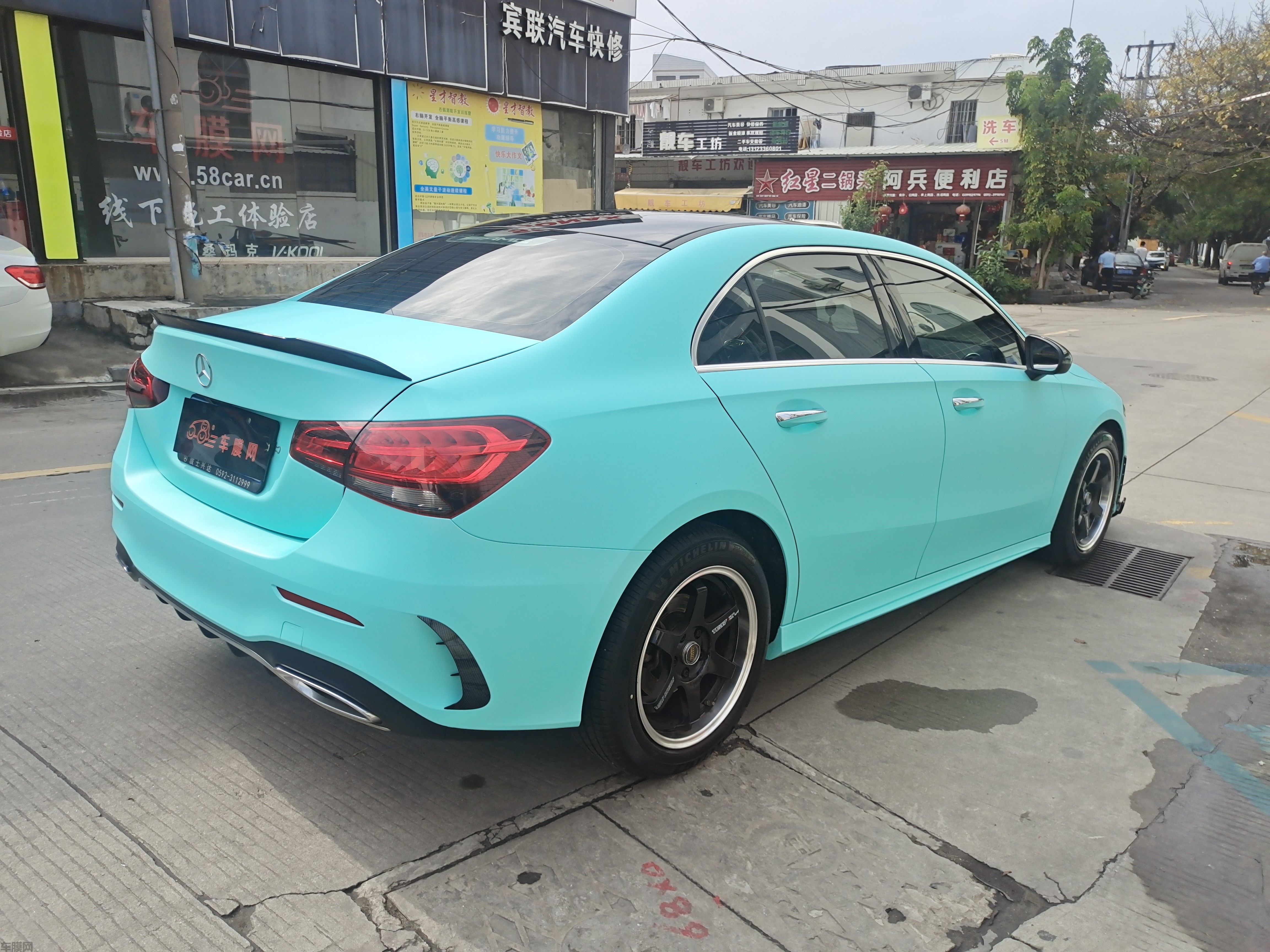 奔驰A180L 消光蒂芙尼改色膜 效果图