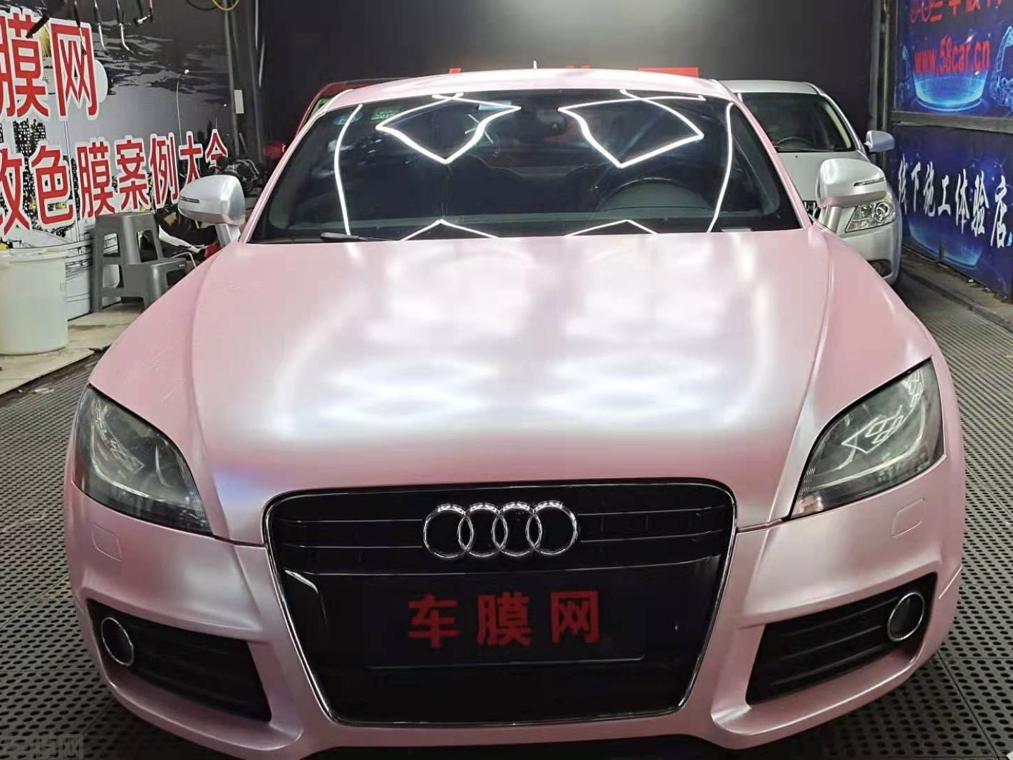 奥迪TT 电光樱花粉改色膜 效果图