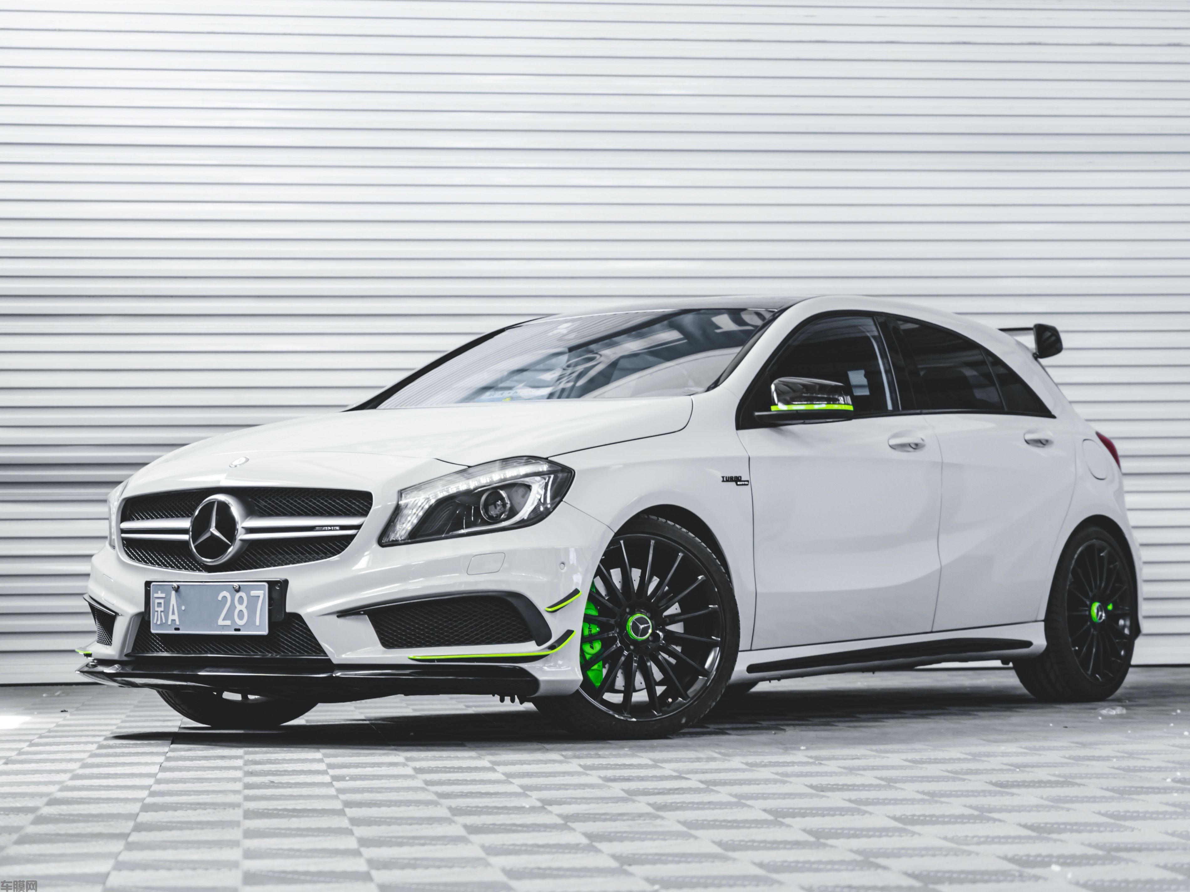 奔驰A45 AMG 火山灰改色膜 效果图