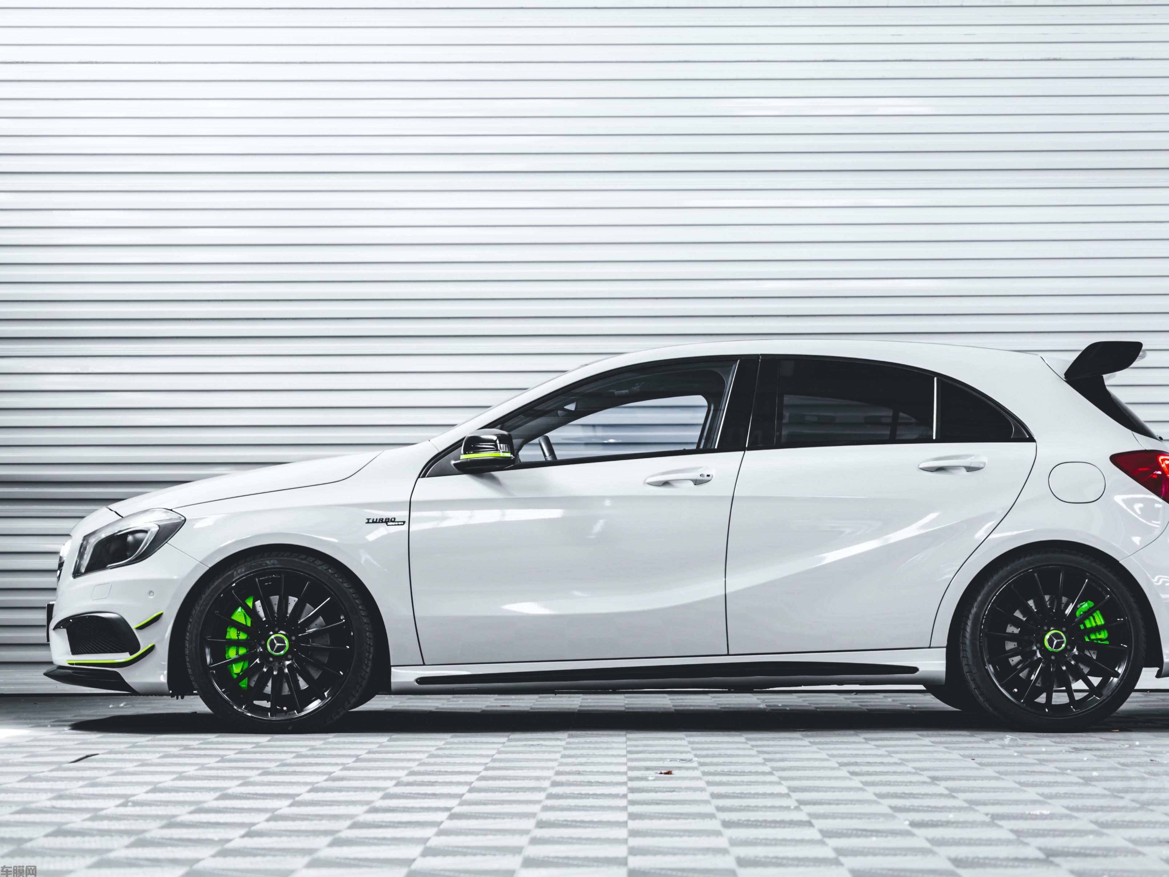 奔驰A45 AMG 火山灰改色膜 效果图