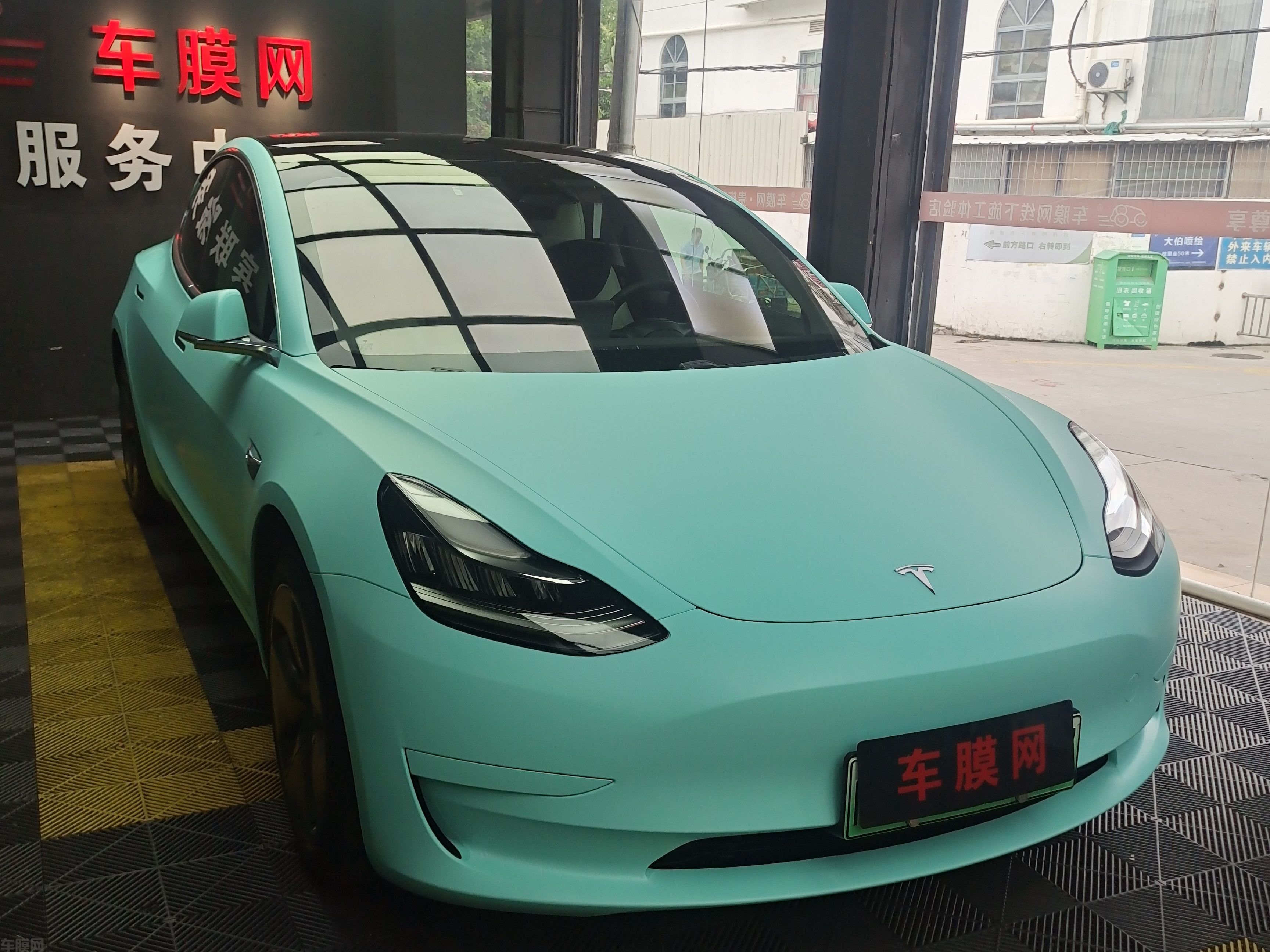 特斯拉Model3 消光蒂芙尼改色膜 效果图