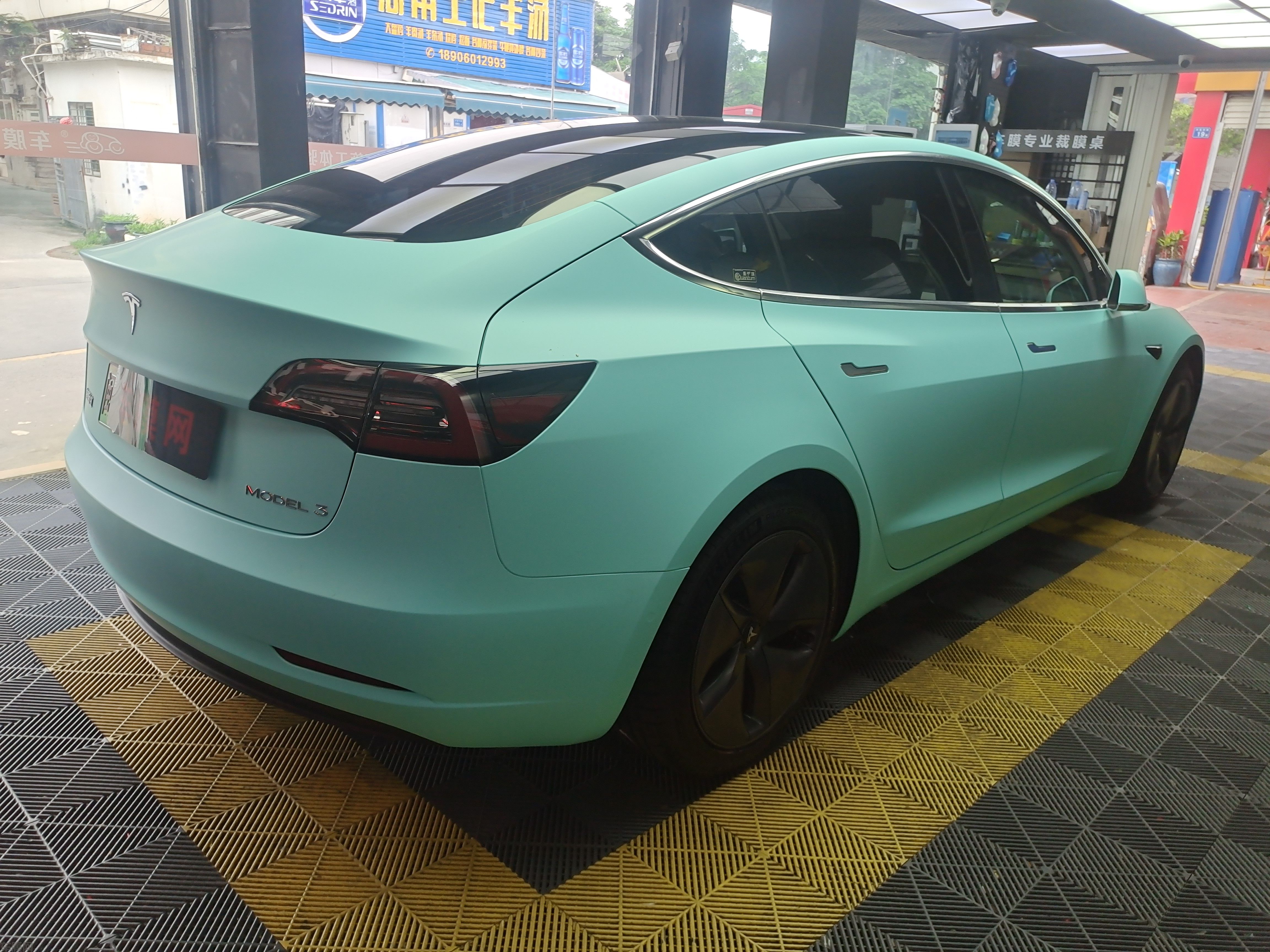 特斯拉Model3 消光蒂芙尼改色膜 效果图