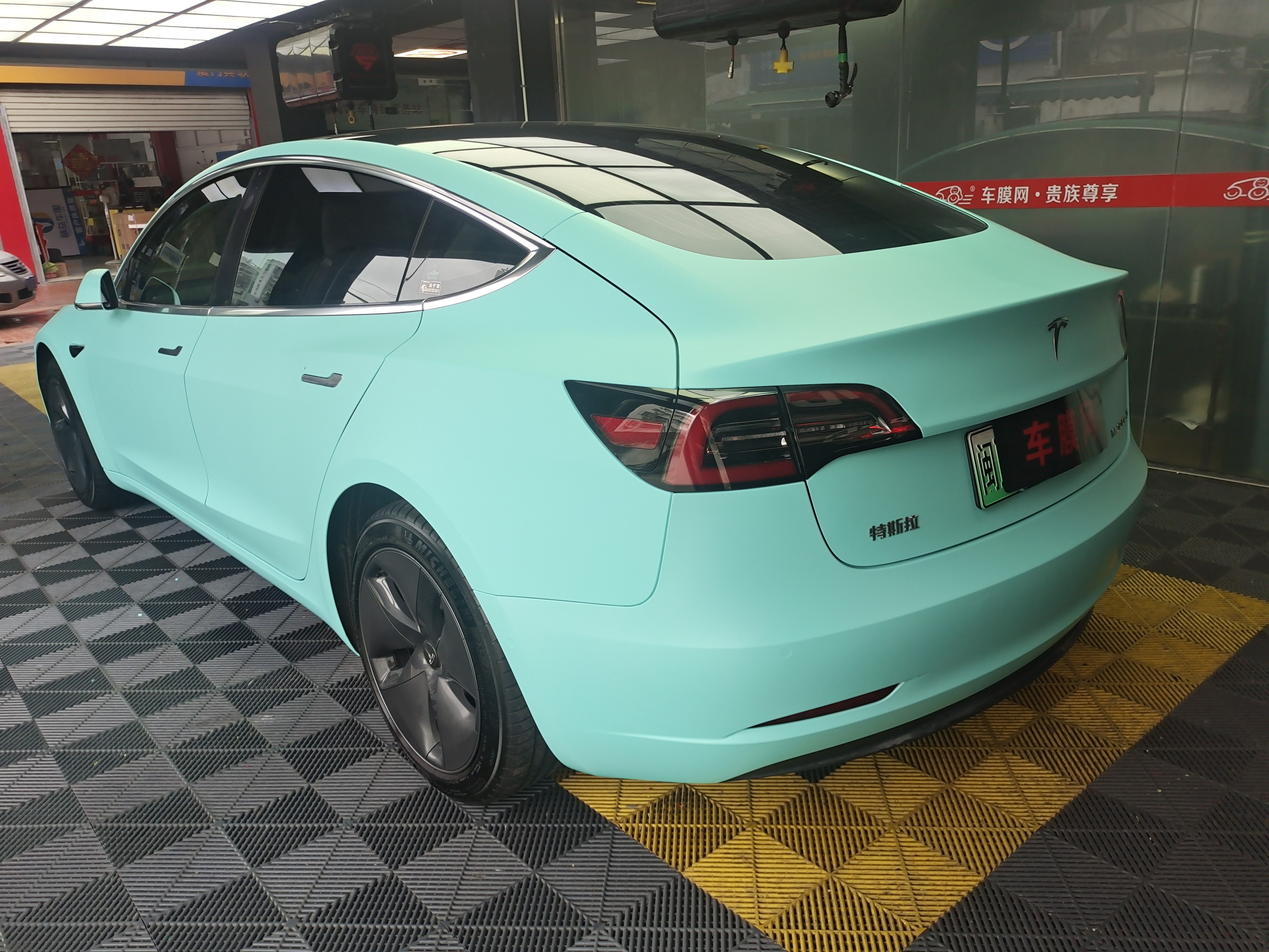 特斯拉Model3 消光蒂芙尼改色膜 效果图