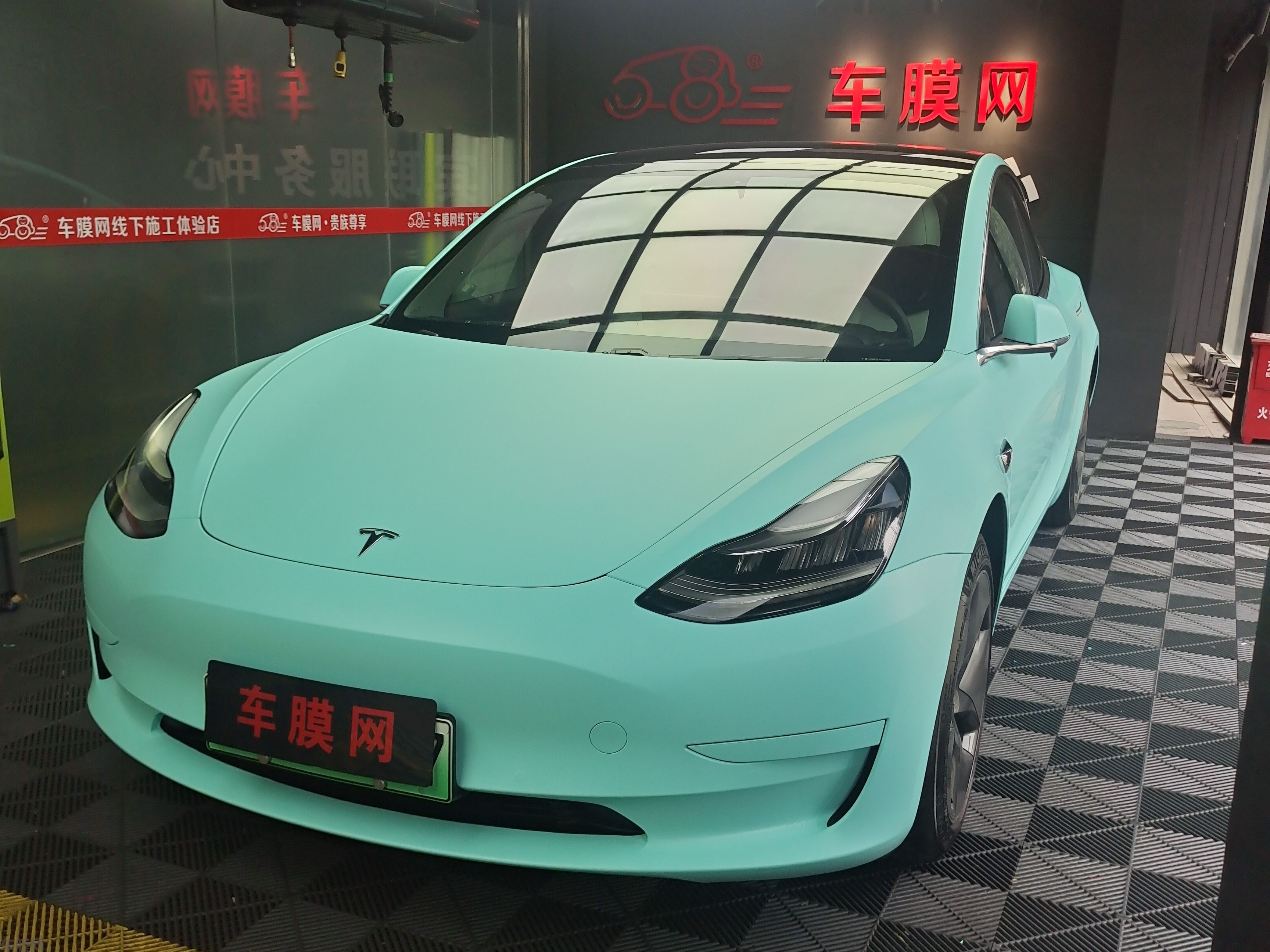 特斯拉Model3 消光蒂芙尼改色膜 效果图