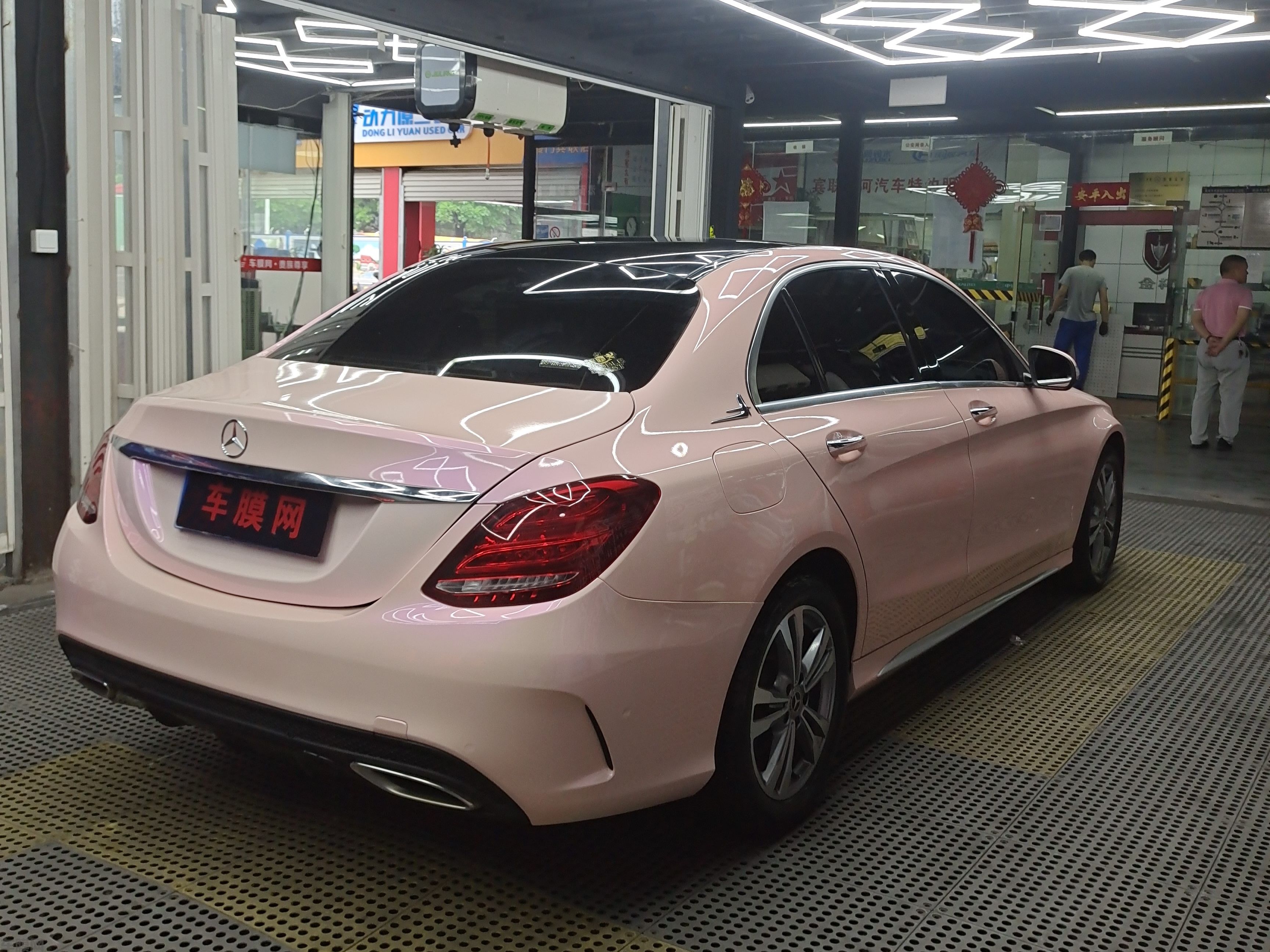 奔驰C200L 双色梦幻糖果粉改色膜 效果图