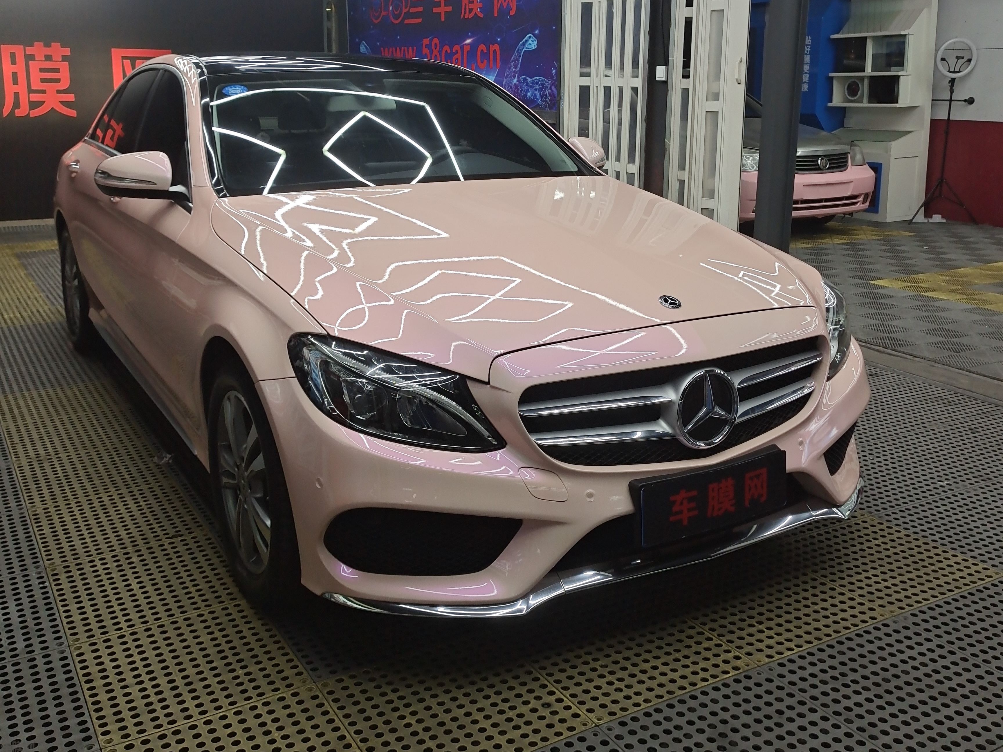 奔驰C200L 双色梦幻糖果粉改色膜 效果图