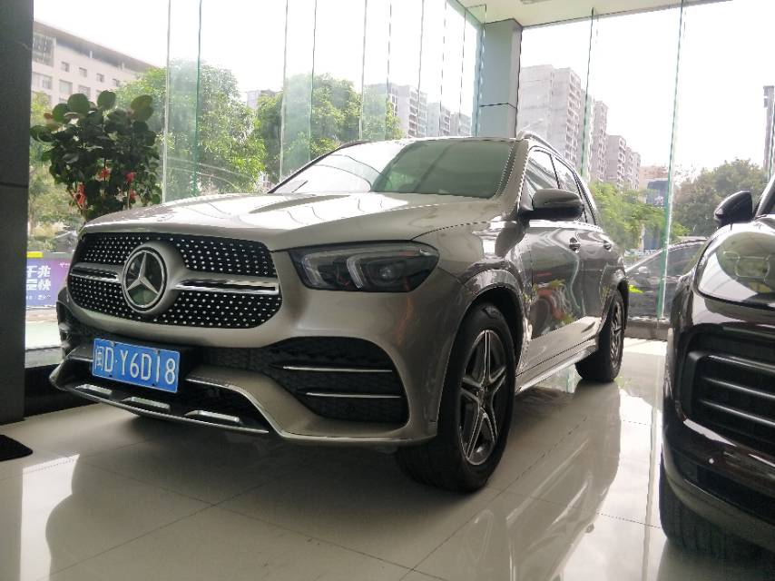 奔驰gle350 时尚版 排量2.0T