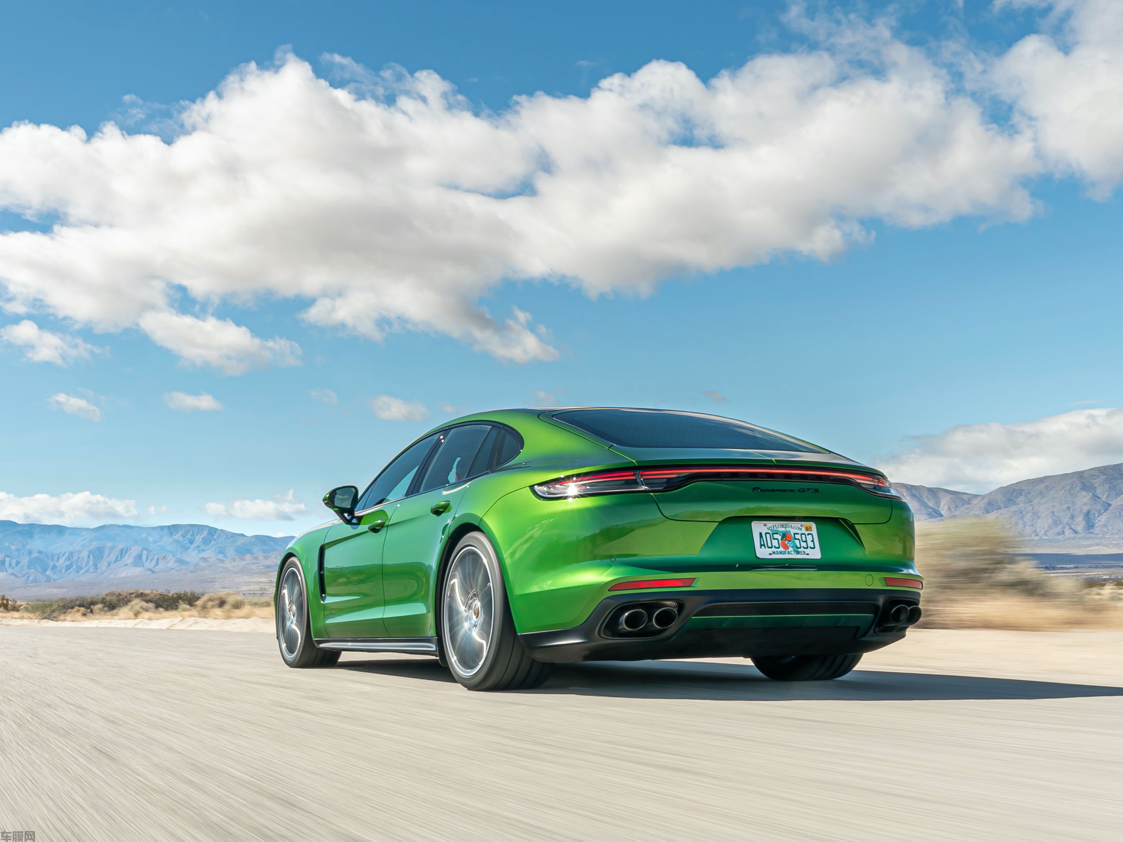 保时捷 Panamera GTS 曼巴绿改色膜 效果图